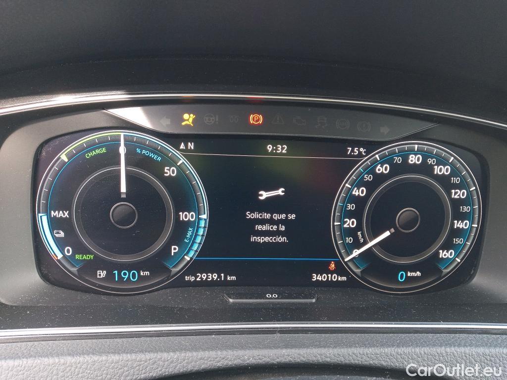  Volkswagen  Golf  VOLKSWAGEN / 2016 / 5P / berlina con portón e-ePower 110 kW (136CV) #19