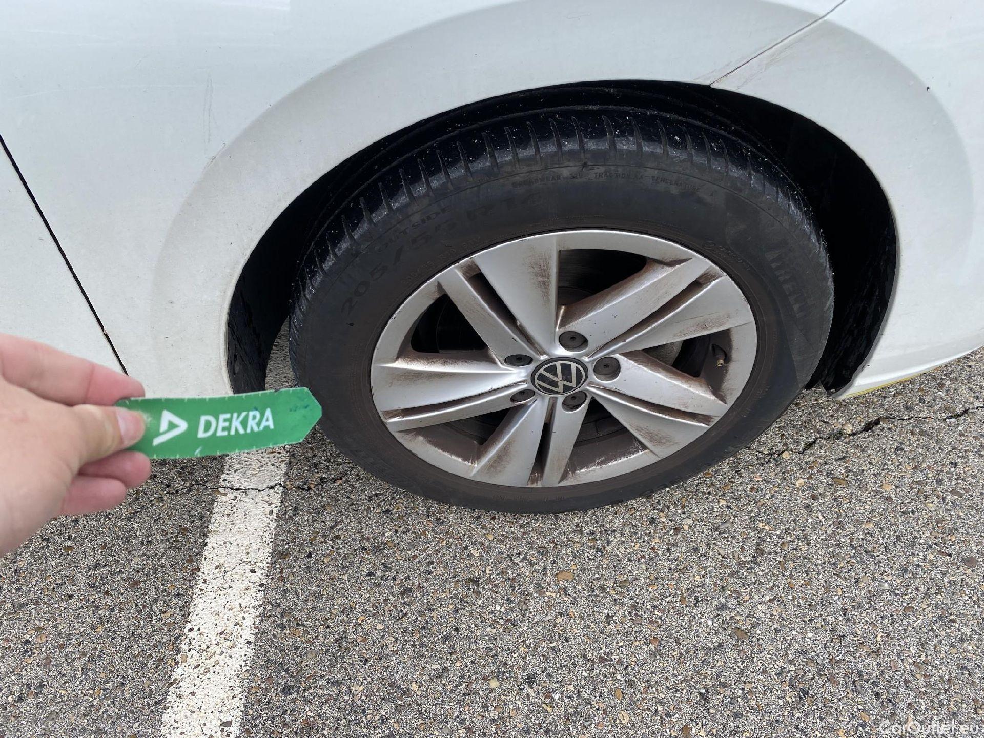  Volkswagen  Golf  VOLKSWAGEN / 2020 / 5P / berlina con portón 2.0 TDI 85kW (115CV) #25