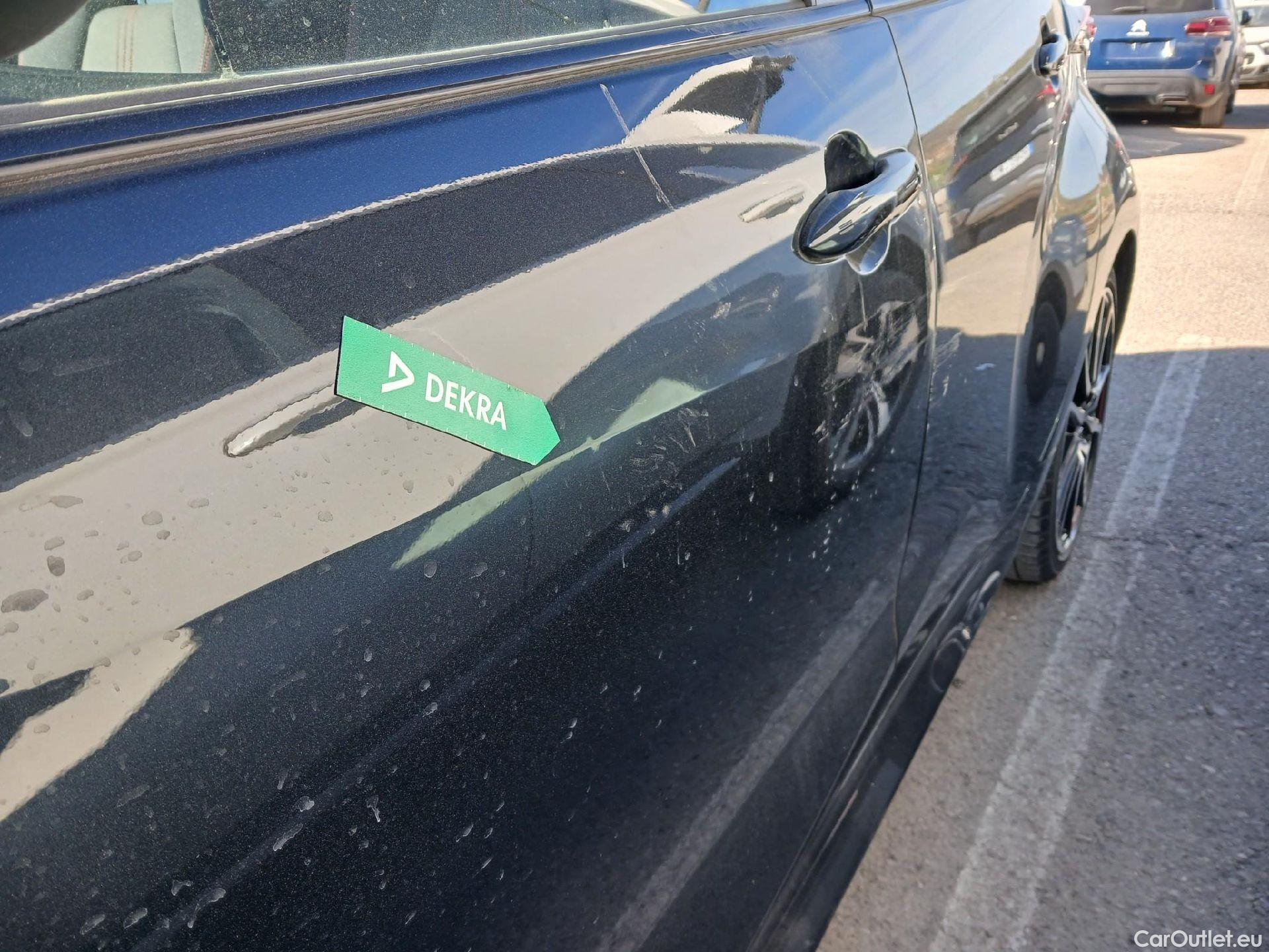  Toyota  Yaris TOYOTA  / 2020 / 5P / berlina con portón 1.5 120H GR Sport #8