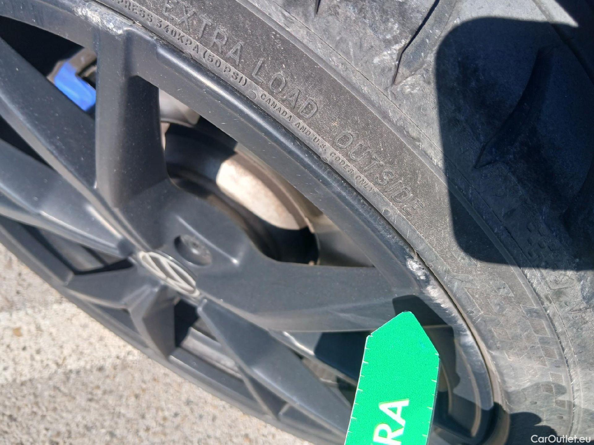  Volkswagen  Golf  VOLKSWAGEN / 2020 / 5P / berlina con portón R 2.0 TSI 235kW (320CV) 4Motion DSG #4