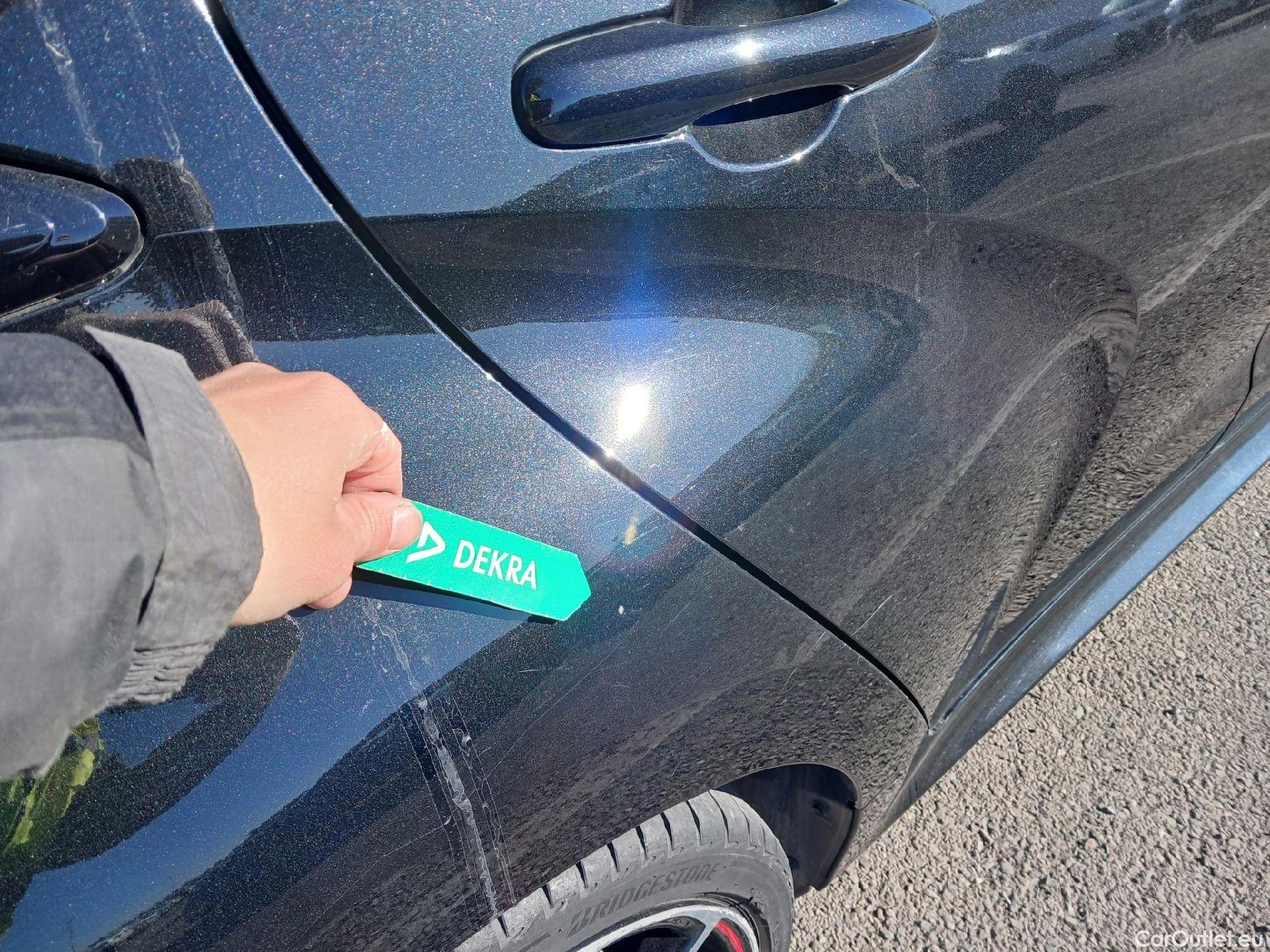  Toyota  Yaris TOYOTA  / 2020 / 5P / berlina con portón 1.5 120H GR Sport #19