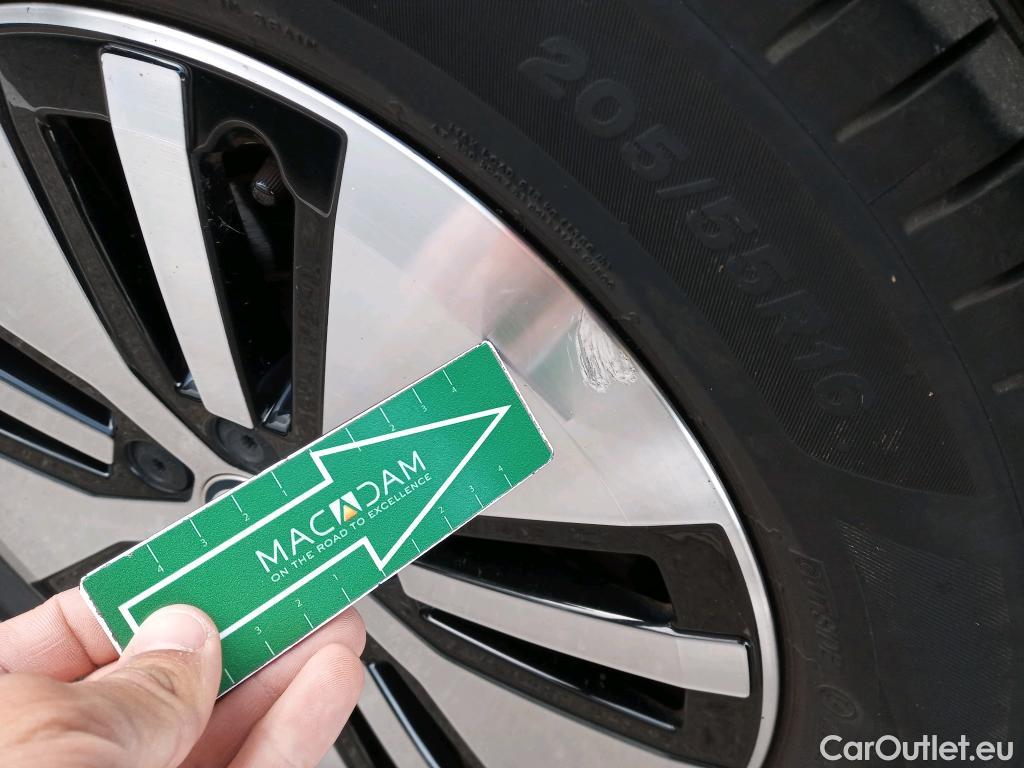  Volkswagen  Golf  VOLKSWAGEN / 2016 / 5P / berlina con portón e-ePower 110 kW (136CV) #3