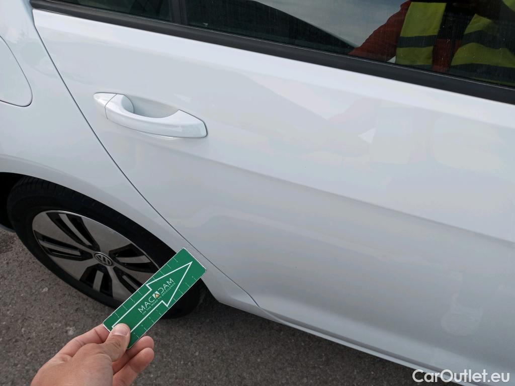  Volkswagen  Golf  VOLKSWAGEN / 2016 / 5P / berlina con portón e-ePower 110 kW (136CV) #8