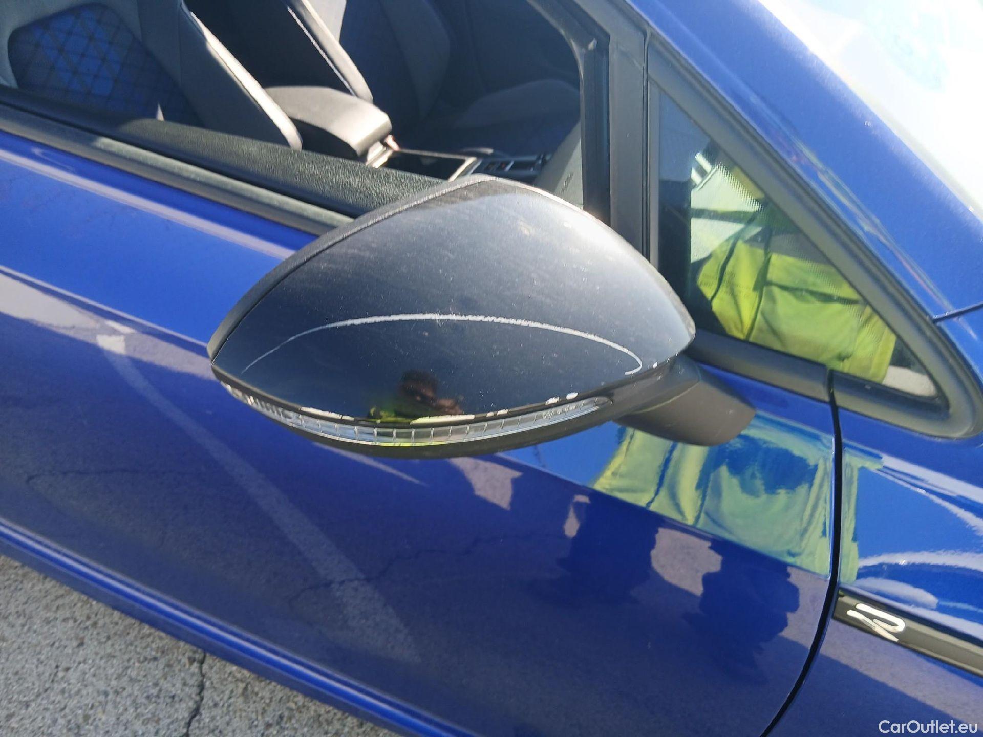  Volkswagen  Golf  VOLKSWAGEN / 2020 / 5P / berlina con portón R 2.0 TSI 235kW (320CV) 4Motion DSG #28