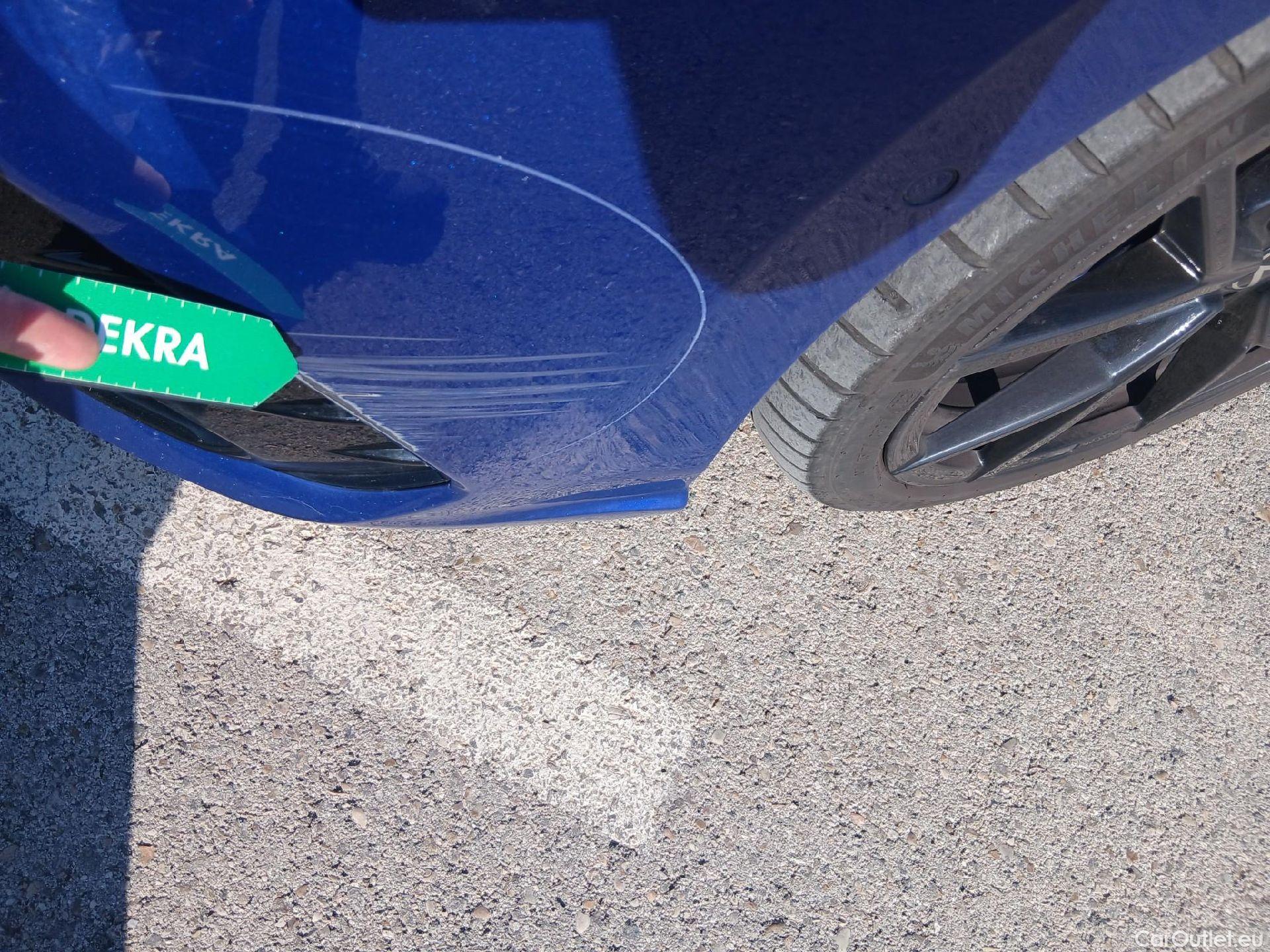  Volkswagen  Golf  VOLKSWAGEN / 2020 / 5P / berlina con portón R 2.0 TSI 235kW (320CV) 4Motion DSG #14