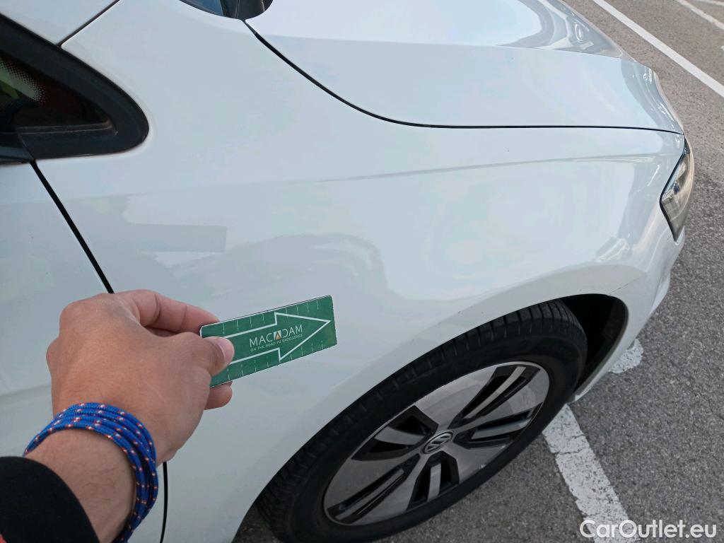  Volkswagen  Golf  VOLKSWAGEN / 2016 / 5P / berlina con portón e-ePower 110 kW (136CV) #23