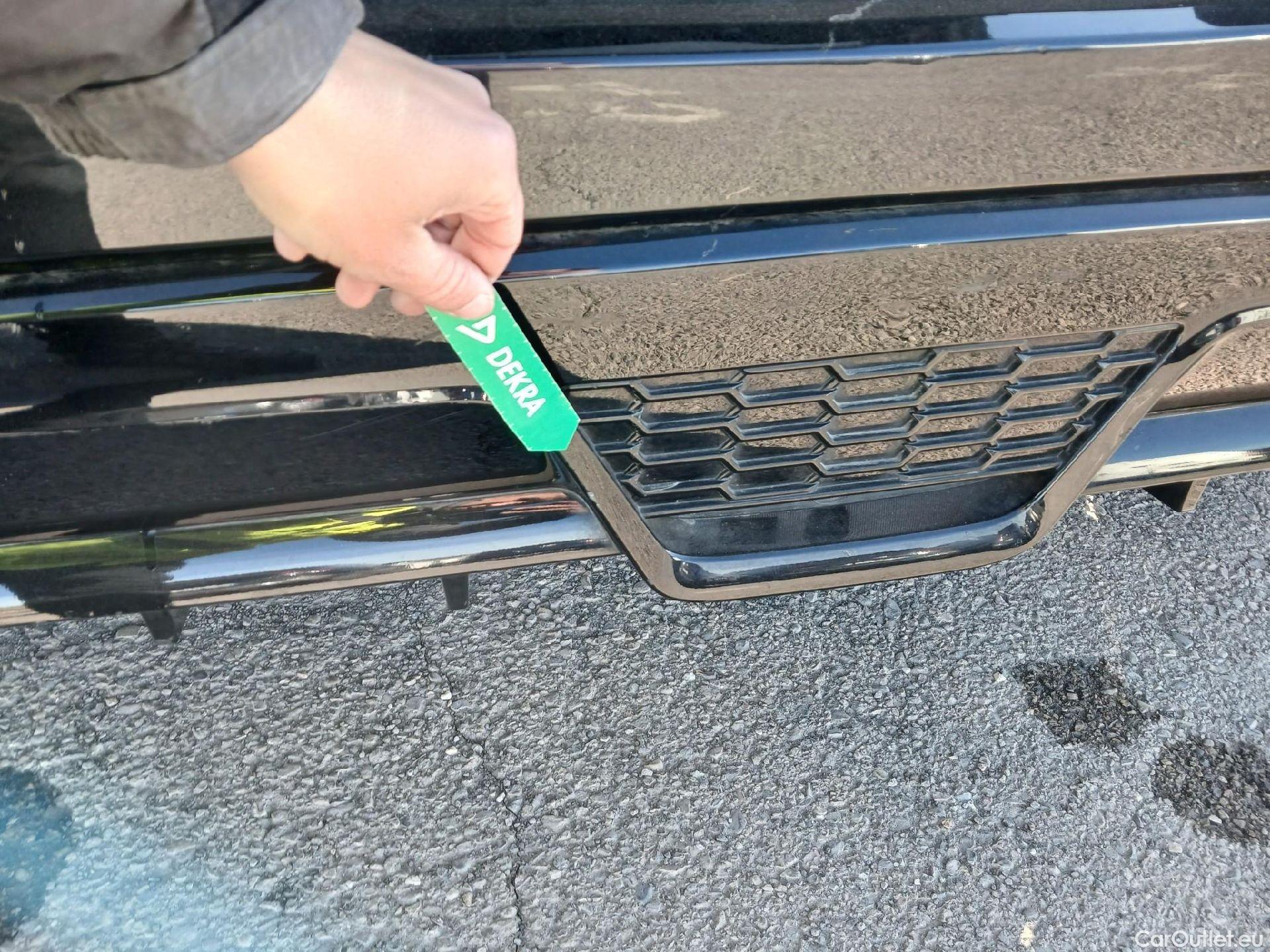  Toyota  Yaris TOYOTA  / 2020 / 5P / berlina con portón 1.5 120H GR Sport #18