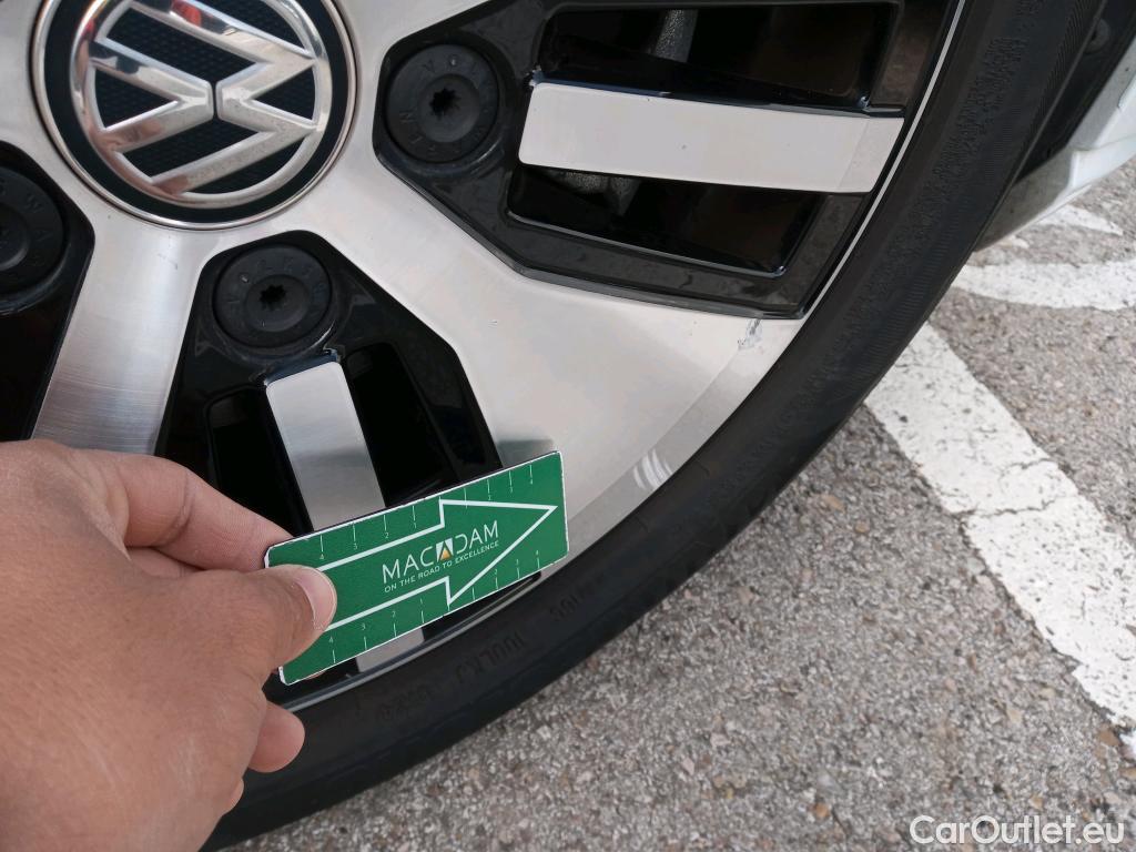  Volkswagen  Golf  VOLKSWAGEN / 2016 / 5P / berlina con portón e-ePower 110 kW (136CV) #1