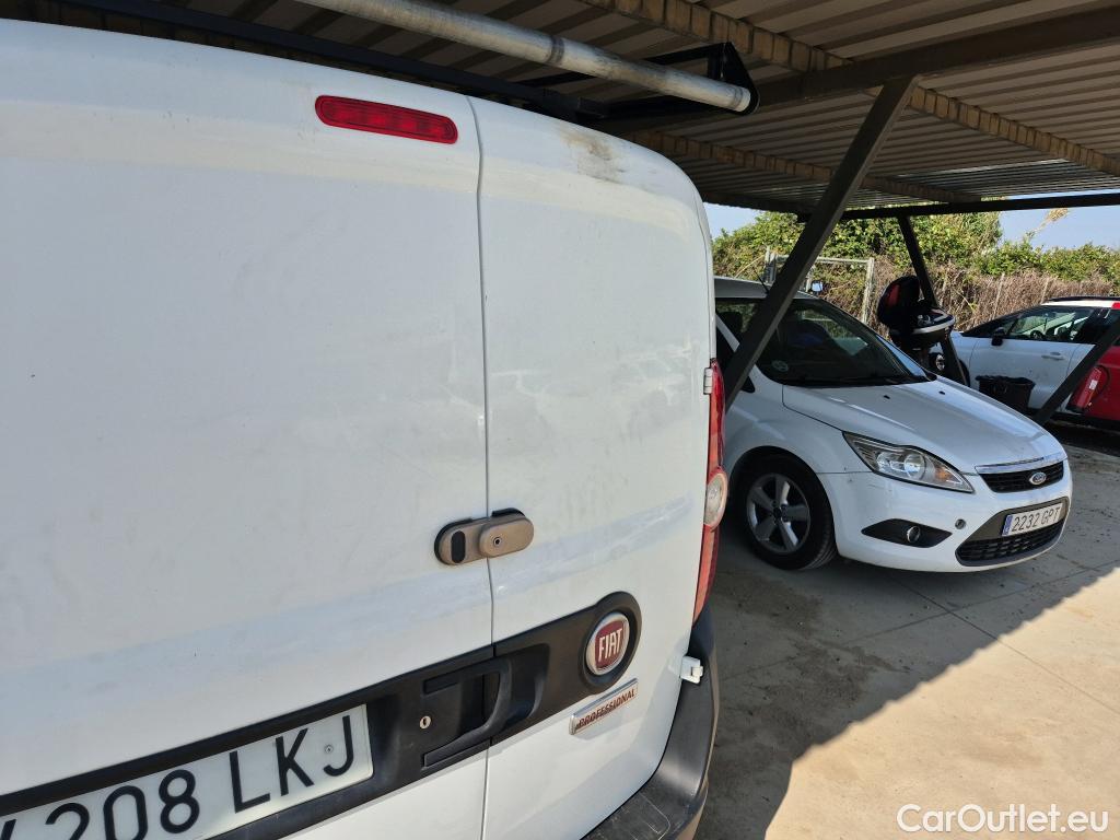  Fiat  Doblo FIAT Doblò Cargo/2015/3P/furgón derivado de turismo Cargo Base Plus 1.3 Mjet 70kW (95CV) #4