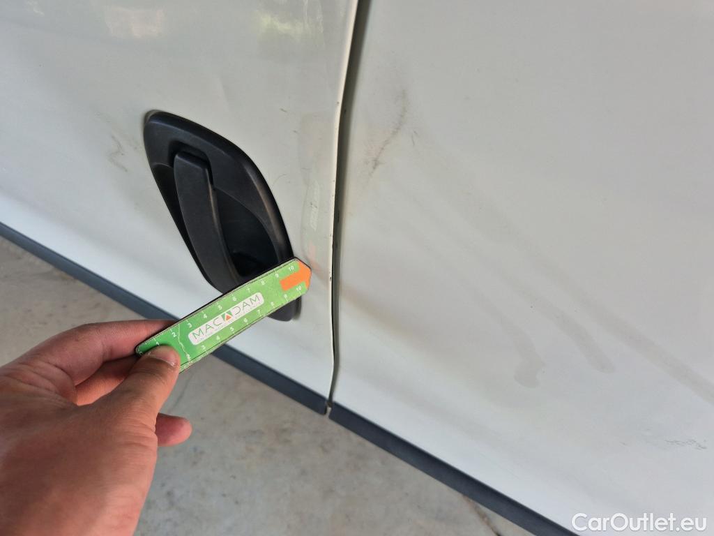  Fiat  Doblo FIAT Doblò Cargo/2015/3P/furgón derivado de turismo Cargo Base Plus 1.3 Mjet 70kW (95CV) #20