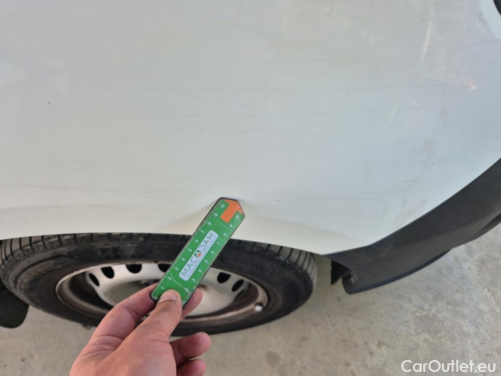  Fiat  Doblo FIAT Doblò Cargo/2015/3P/furgón derivado de turismo Cargo Base Plus 1.3 Mjet 70kW (95CV) #26