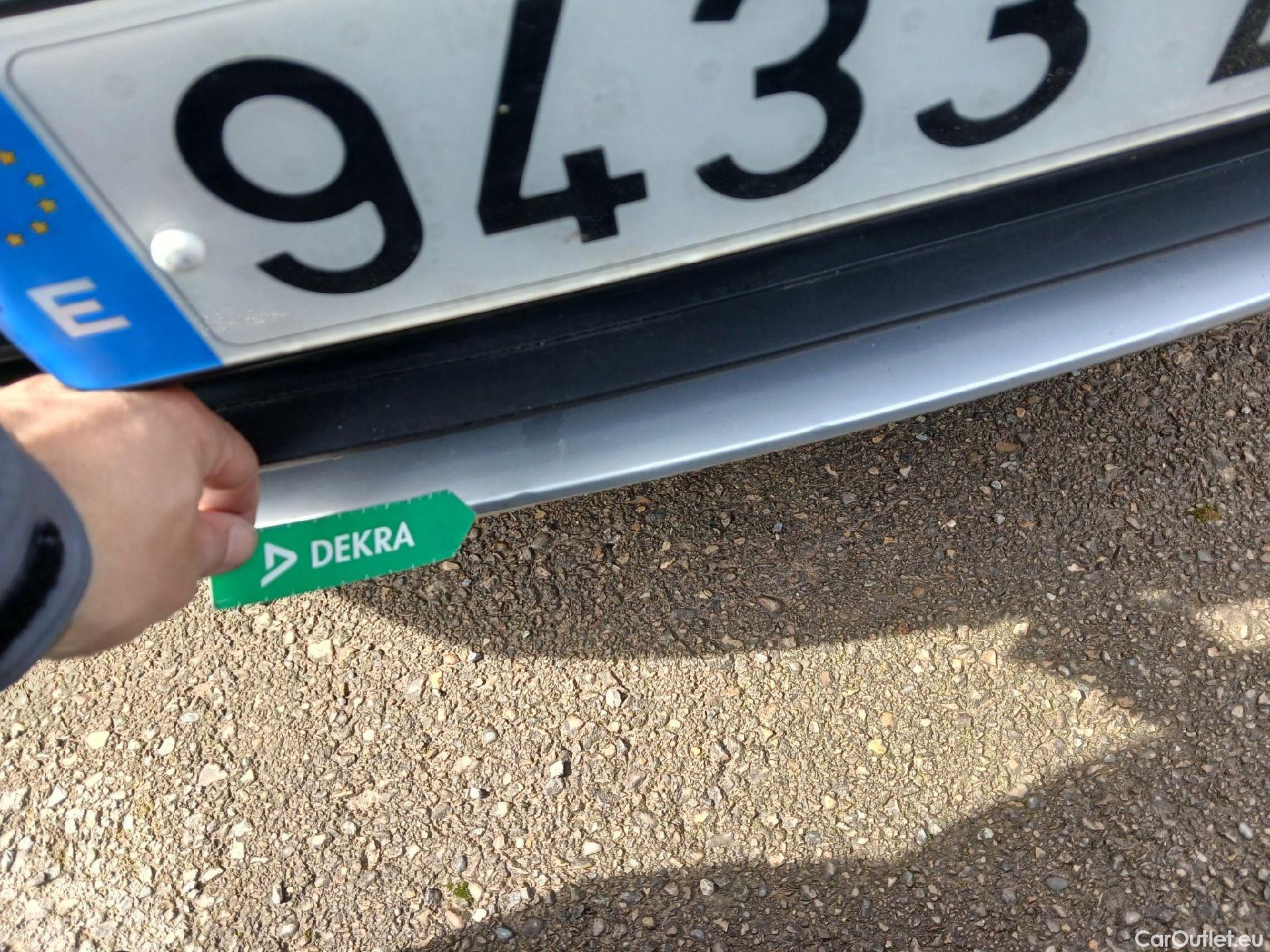  Volvo  XC 40 VOLVO XC40 / 2017 / 5P / todoterreno 2.0 B3 G Momentum Pro Auto #4