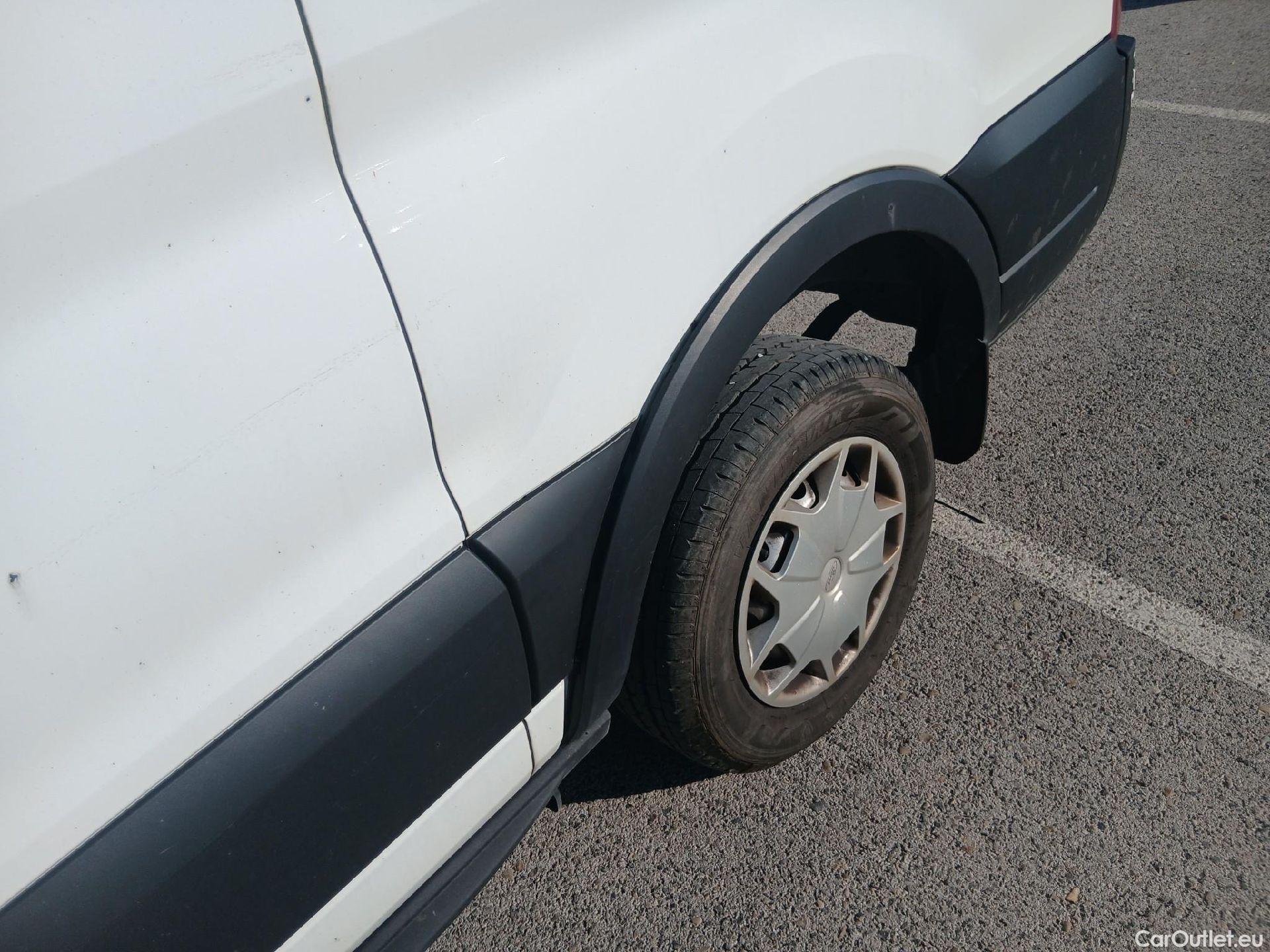  Ford  Transit FORD  / 2013 / 4P / furgón 310 96kW L2H2 Van Trend FWD #11