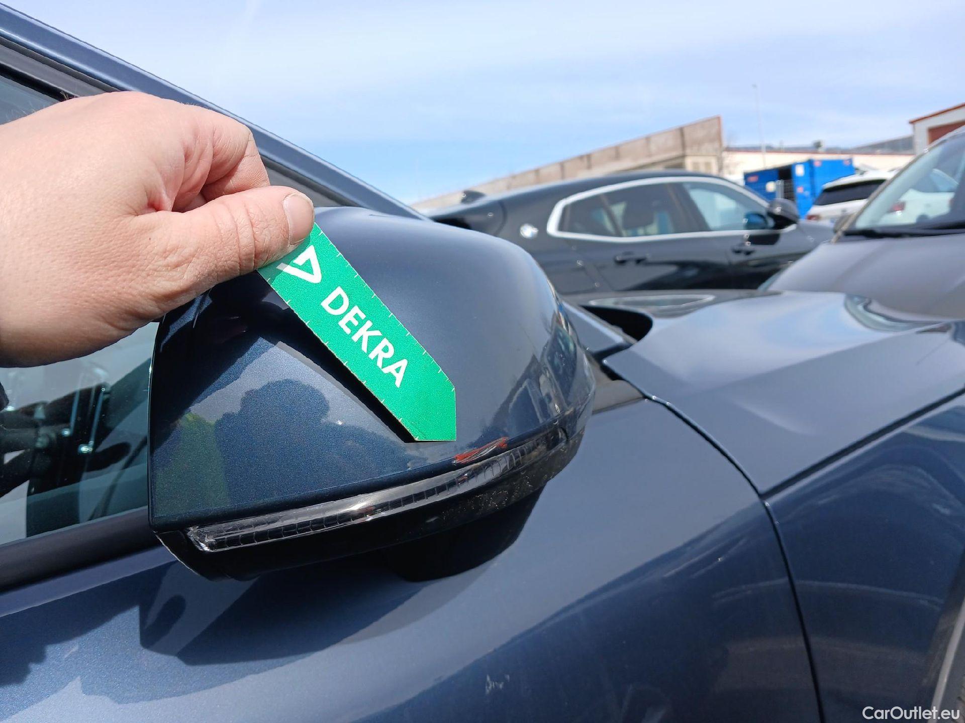  Volvo  XC 40 VOLVO XC40 / 2017 / 5P / todoterreno 2.0 B3 G Momentum Pro Auto #19