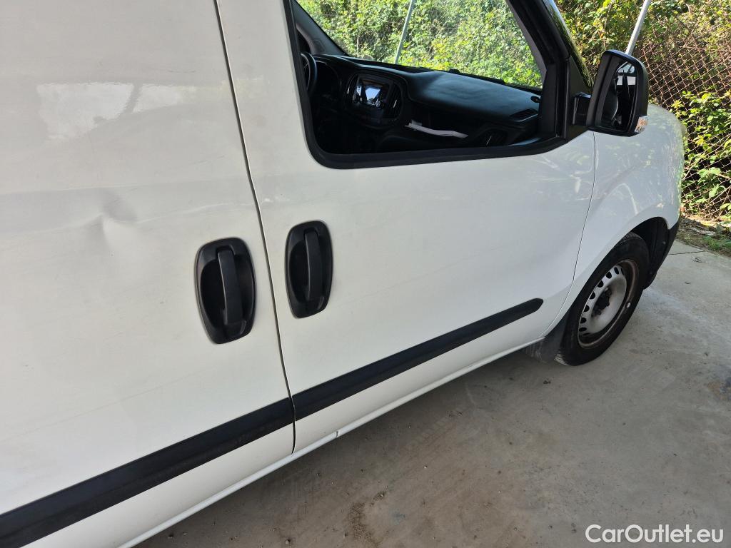  Fiat  Doblo FIAT Doblò Cargo/2015/3P/furgón derivado de turismo Cargo Base Plus 1.3 Mjet 70kW (95CV) #27