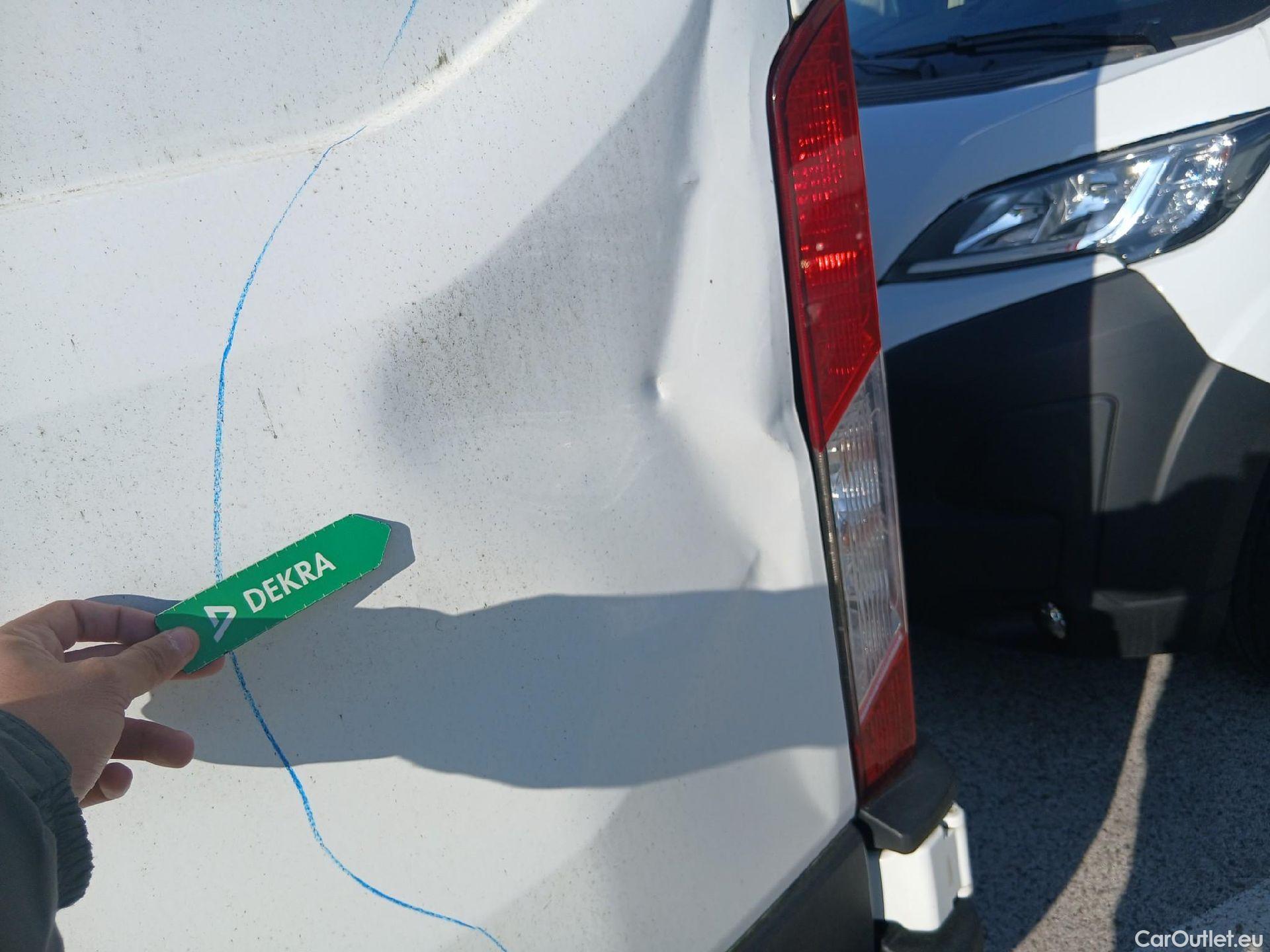  Ford  Transit FORD  / 2013 / 4P / furgón 310 96kW L2H2 Van Trend FWD #16