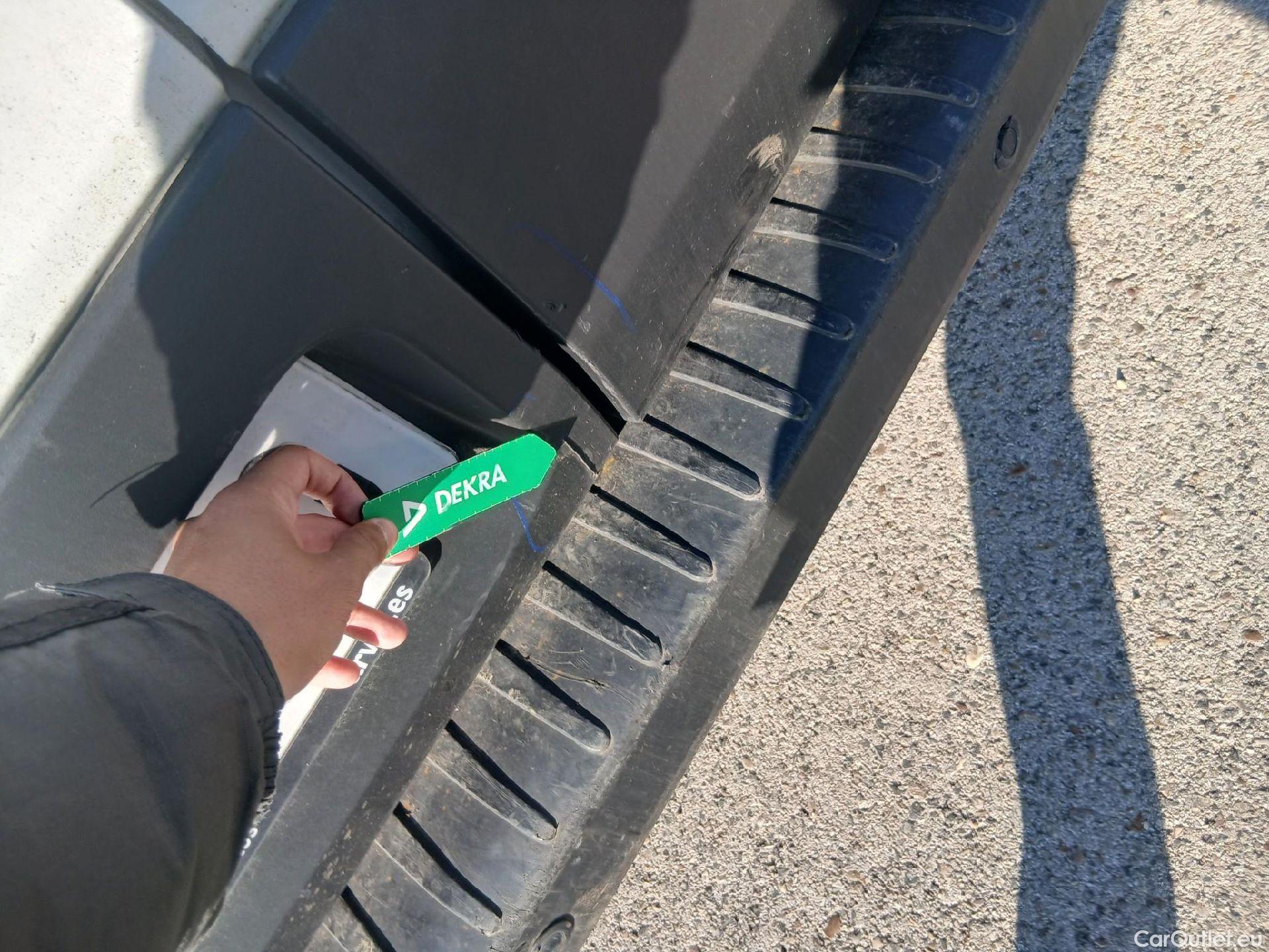  Ford  Transit FORD  / 2013 / 4P / furgón 310 96kW L2H2 Van Trend FWD #22