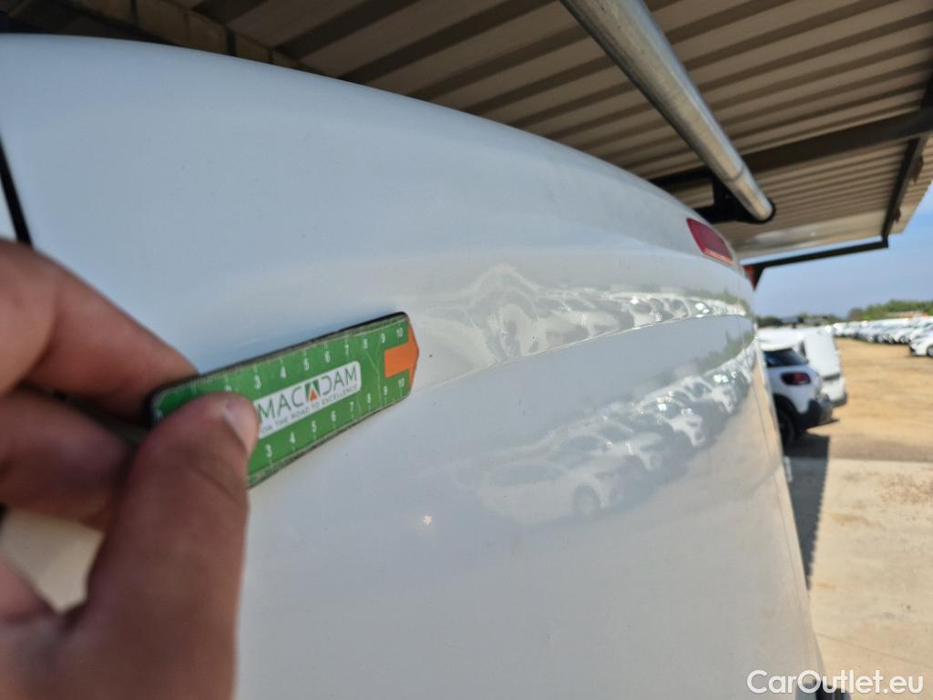  Fiat  Doblo FIAT Doblò Cargo/2015/3P/furgón derivado de turismo Cargo Base Plus 1.3 Mjet 70kW (95CV) #11