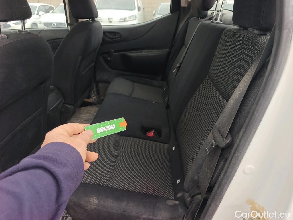  Nissan  Navara NISSAN  / 2015 / 4P / pickup Doble Cab. 2.3dCi 120kW(160CV) Visia #19