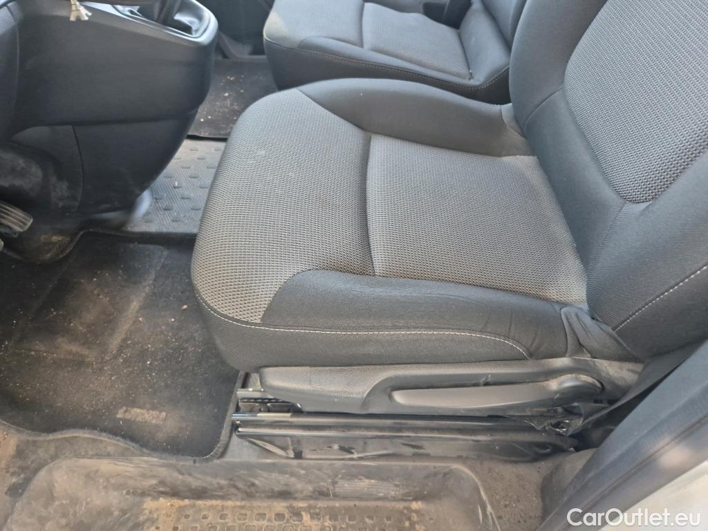  Renault  Trafic RENAULT  / 2021 / 4P / furgón Furgón L1H1 Blue dCi 96 Kw (130 CV) (AC) #19