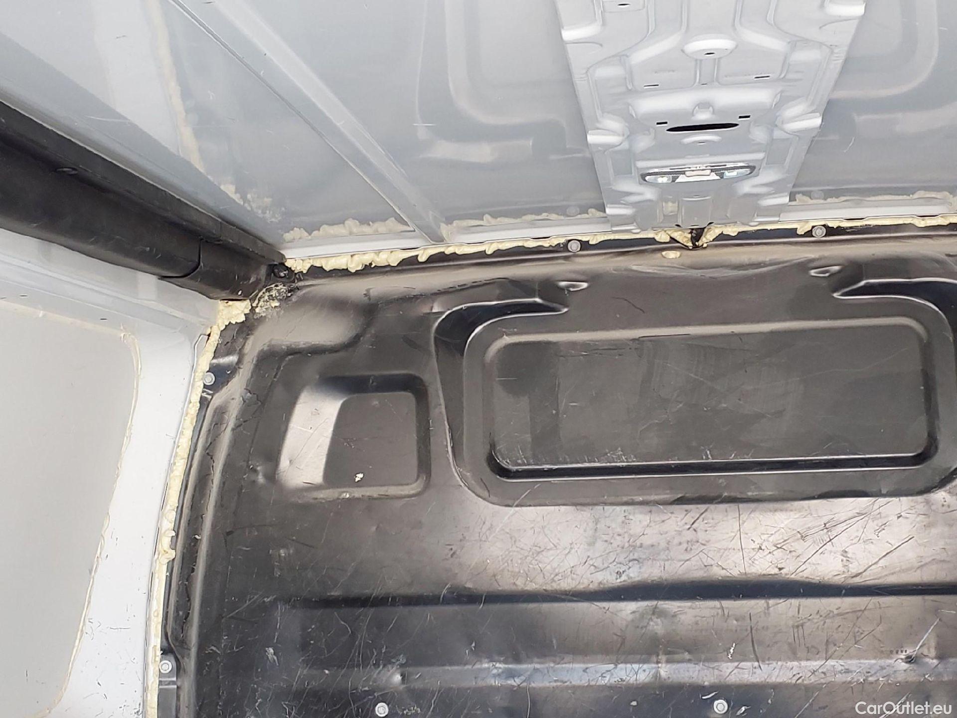  Peugeot  Expert PEUGEOT  / 2016 / 4P / furgón Furgón Pro 2.0 BlueHDi 120 S&S Standard #26