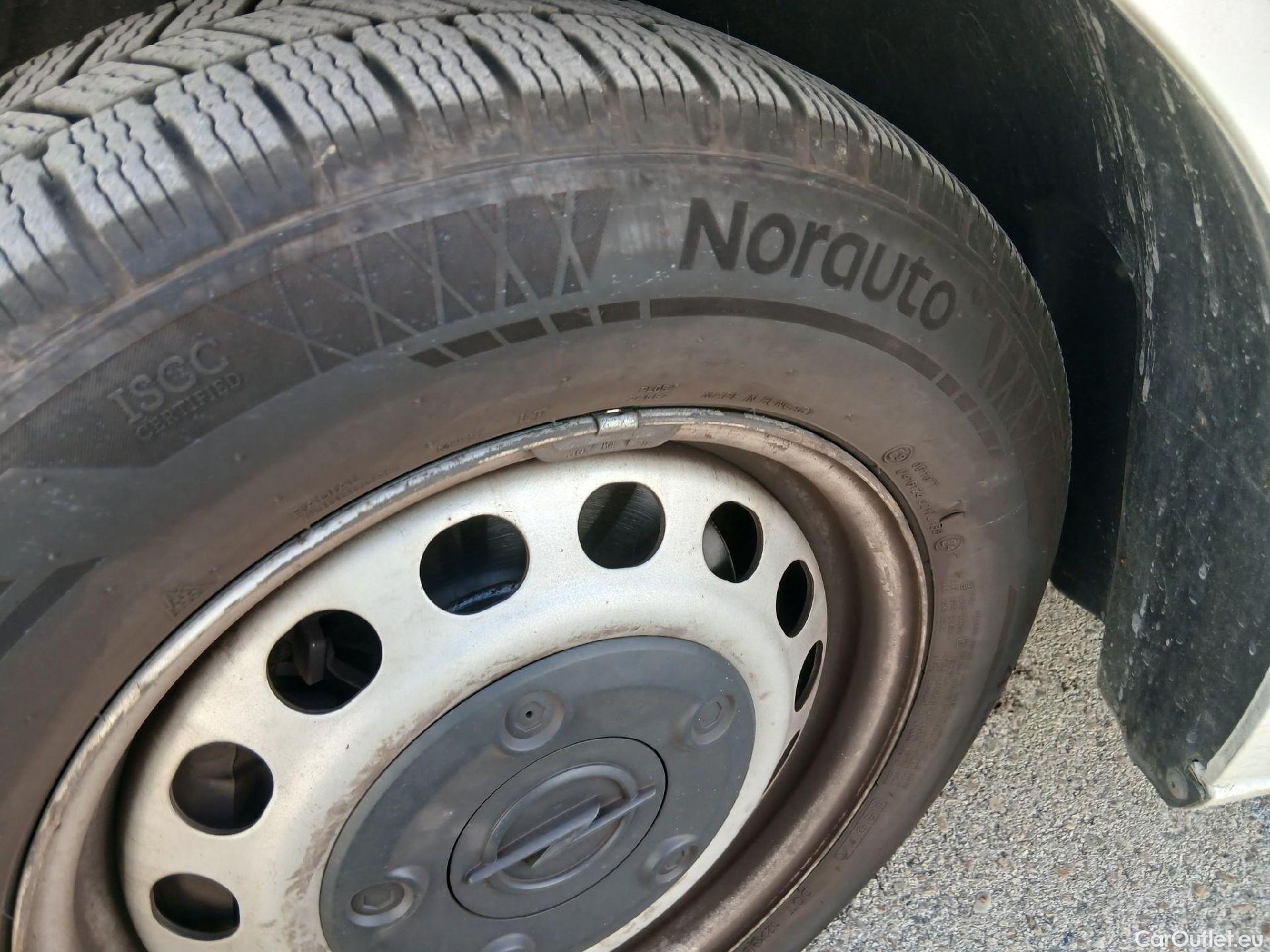  Opel  Vivaro OPEL  / 2019 / 4P / furgón 1.5 Diésel 74kW (100CV) M Std Express #9