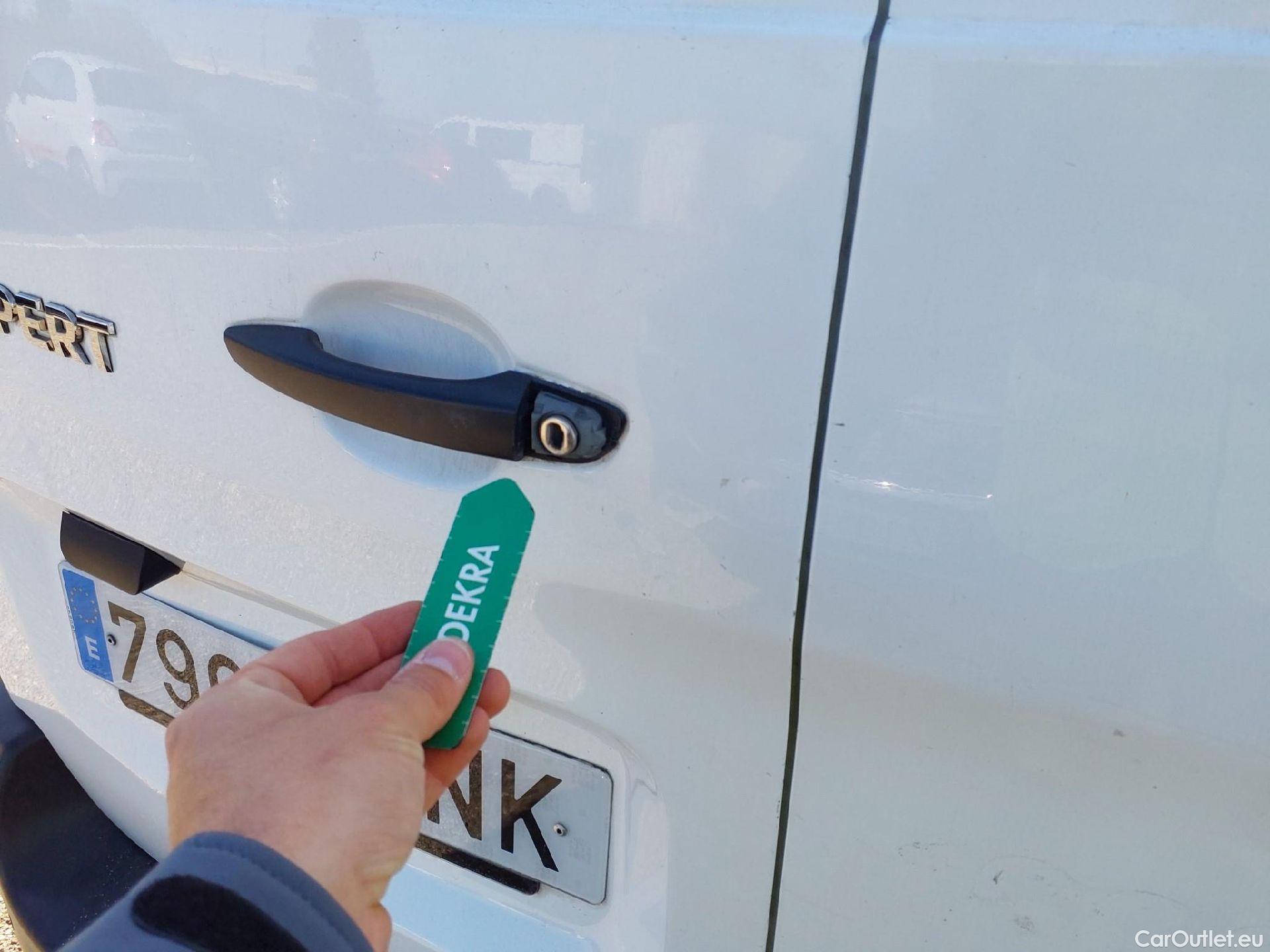  Peugeot  Expert PEUGEOT  / 2016 / 4P / furgón Furgón Pro 2.0 BlueHDi 120 S&S Standard #18