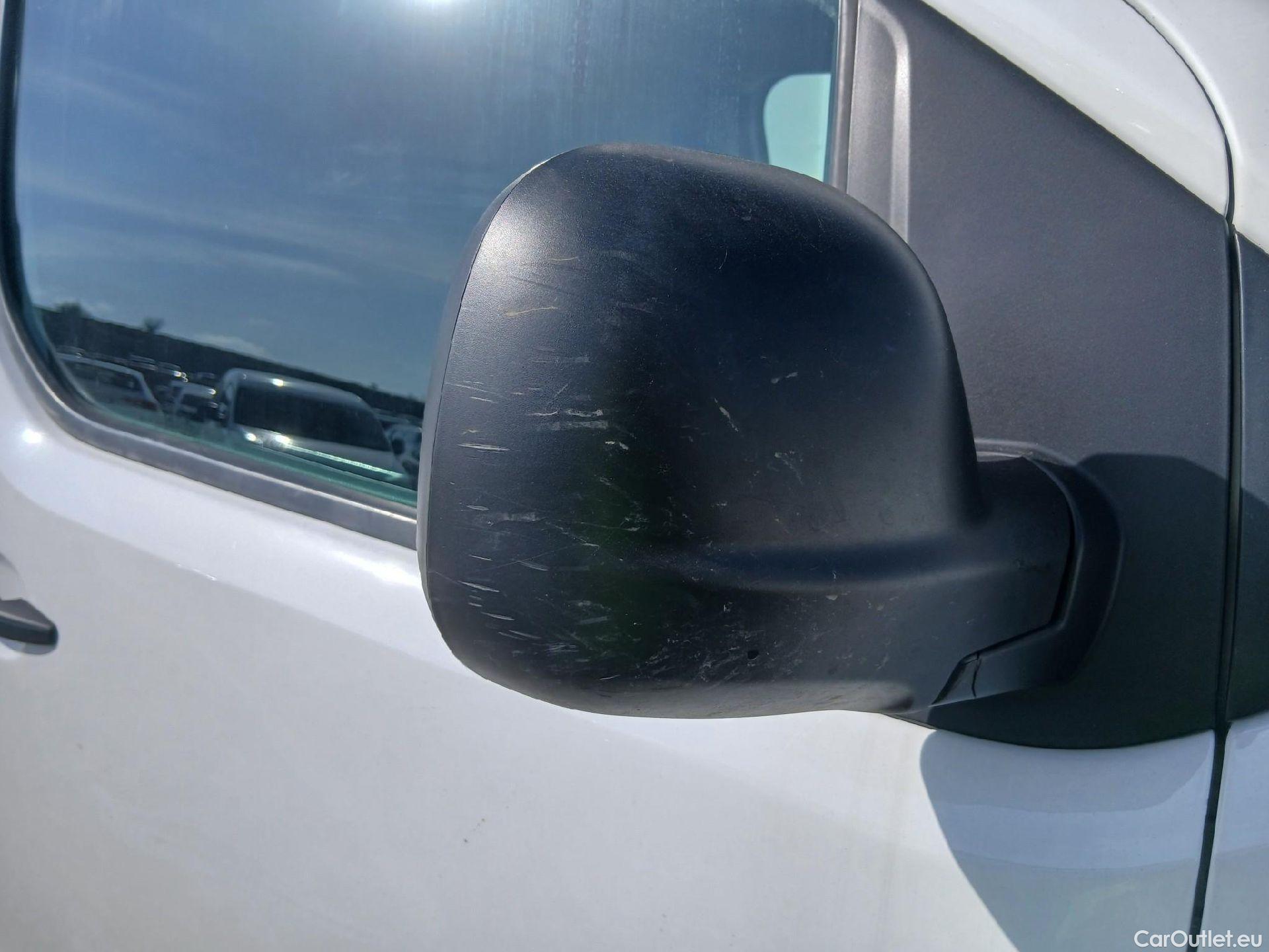  Opel  Vivaro OPEL  / 2019 / 4P / furgón 1.5 Diésel 74kW (100CV) M Std Express #37