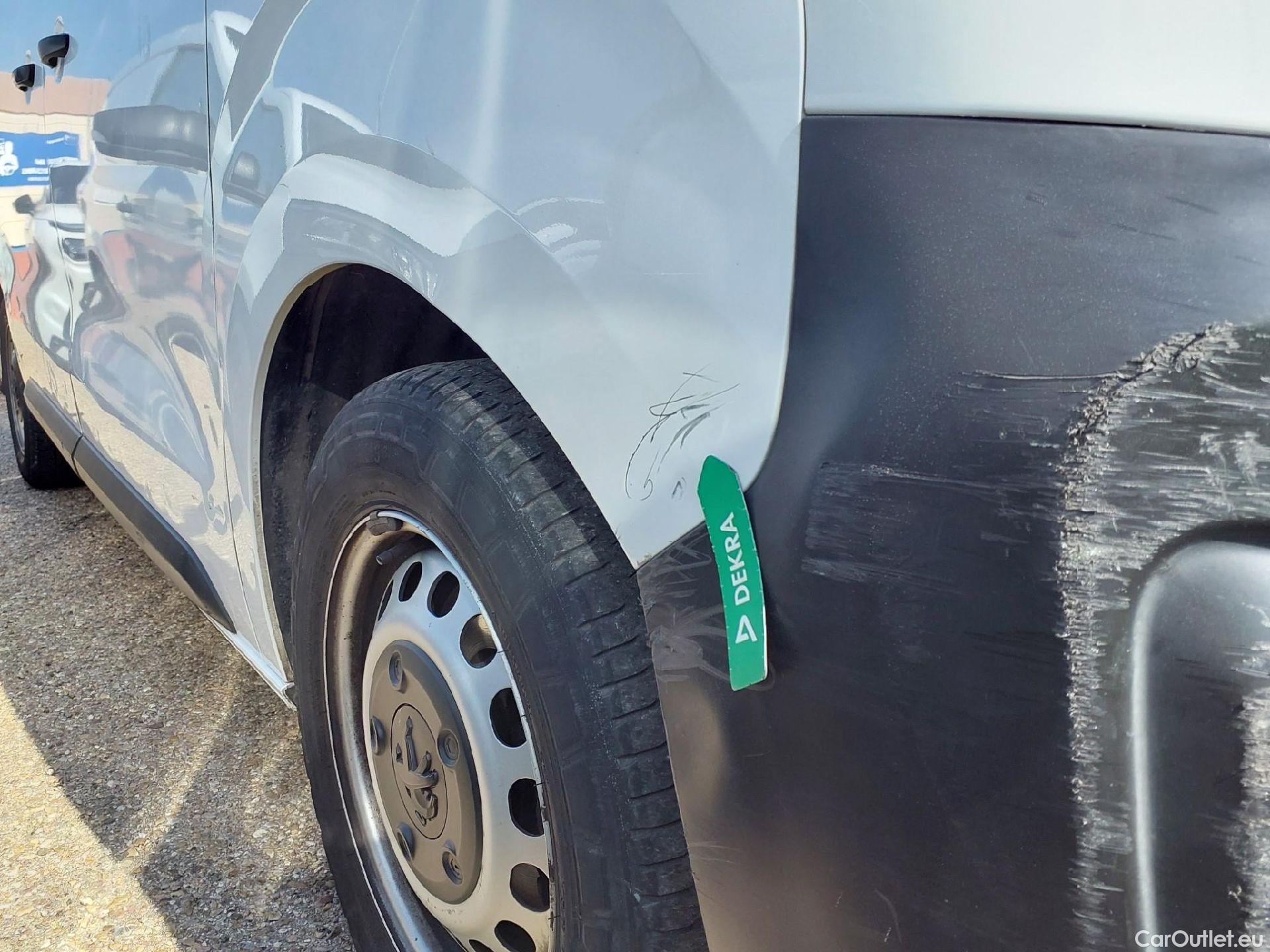  Peugeot  Expert PEUGEOT  / 2016 / 4P / furgón Furgón Pro 2.0 BlueHDi 120 S&S Standard #9