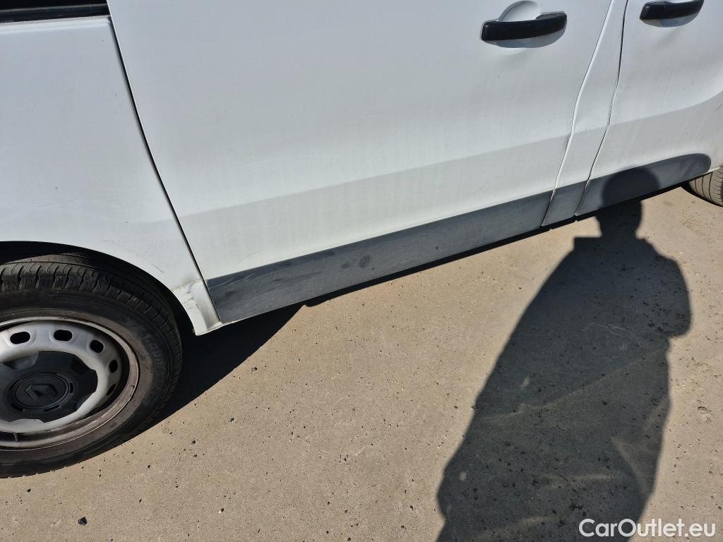  Renault  Trafic RENAULT  / 2021 / 4P / furgón Furgón L1H1 Blue dCi 96 Kw (130 CV) (AC) #17