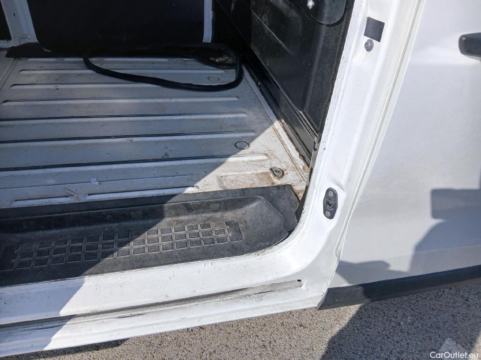  Opel  Vivaro OPEL  / 2019 / 4P / furgón 1.5 Diésel 74kW (100CV) M Std Express #20