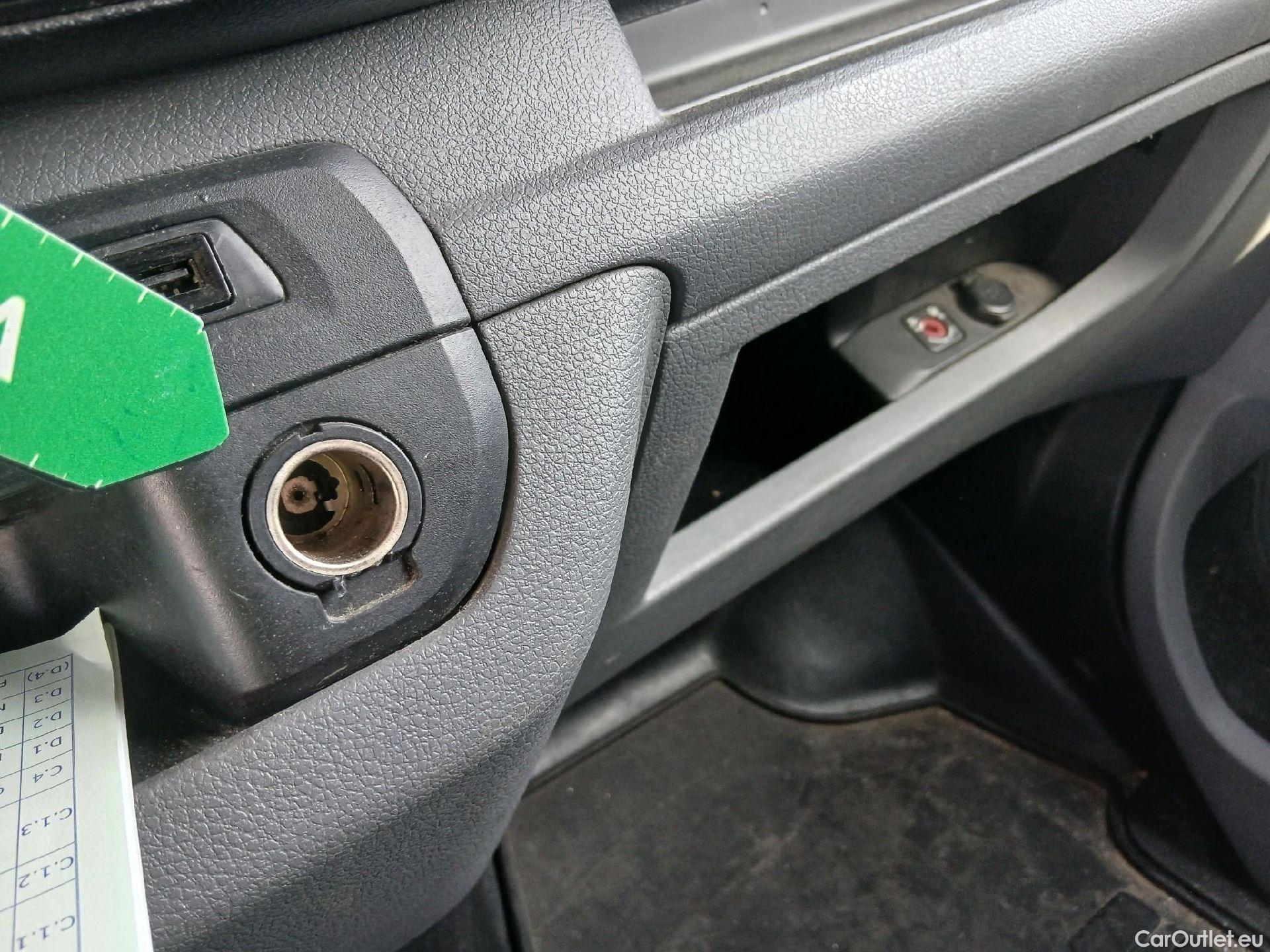  Opel  Vivaro OPEL  / 2019 / 4P / furgón 1.5 Diésel 74kW (100CV) M Std Express #3