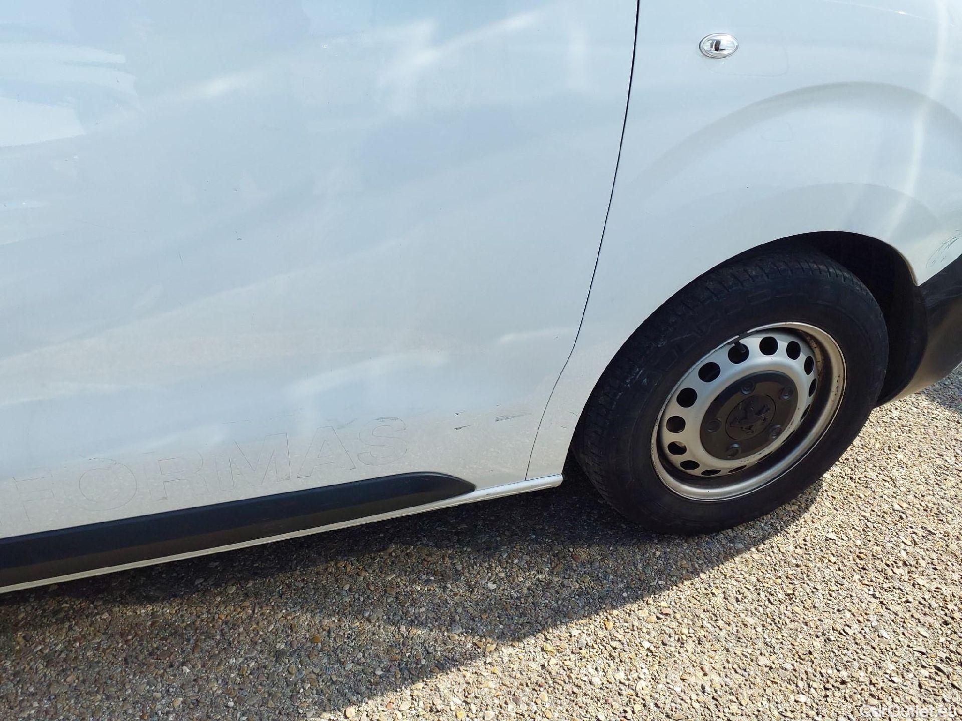  Peugeot  Expert PEUGEOT  / 2016 / 4P / furgón Furgón Pro 2.0 BlueHDi 120 S&S Standard #24