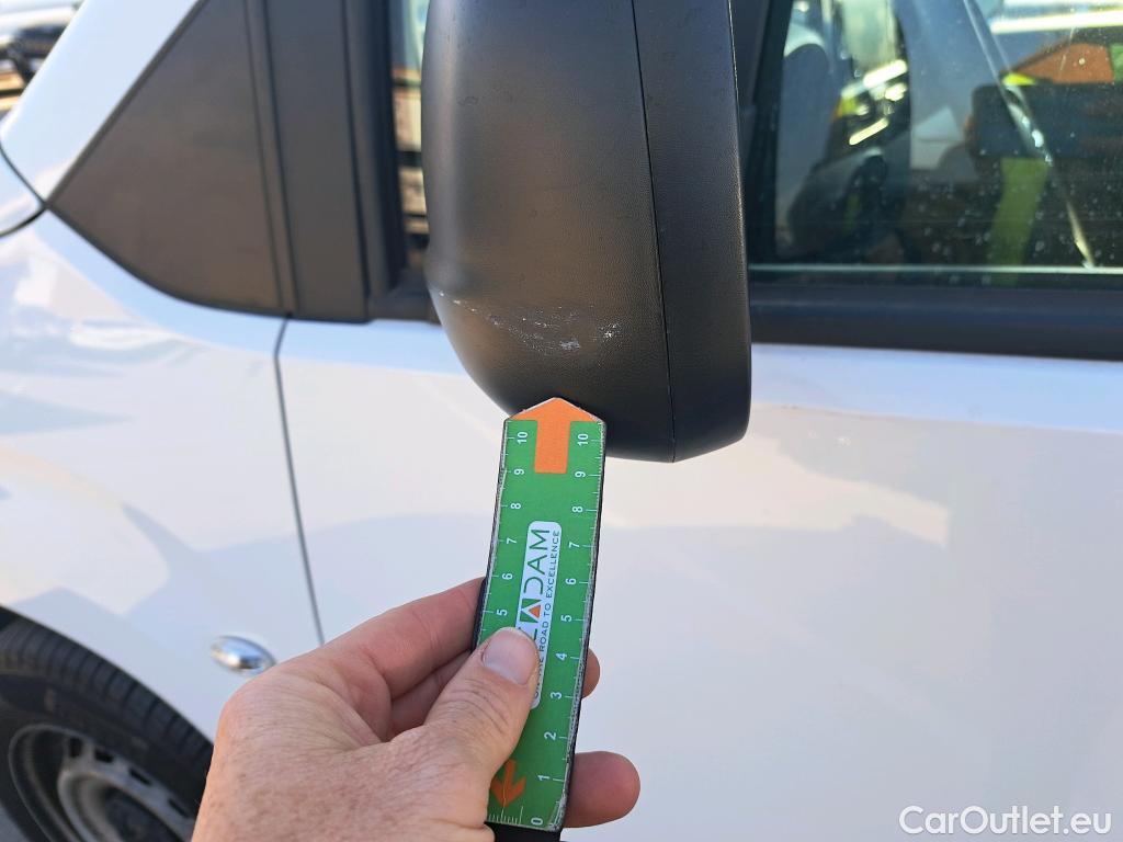  Opel  Combo OPEL  / 2018 / 3P / furgón derivado de turismo 1.5 TD 75kW (100CV) Express L H1 650kg (AC) #46