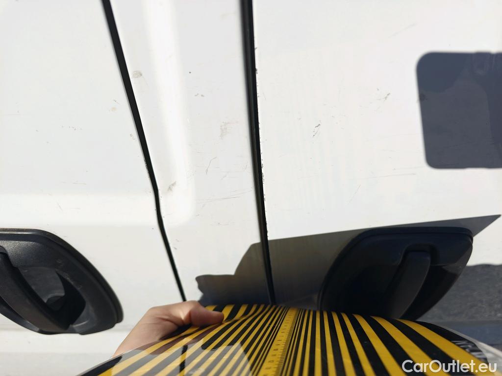  Opel  Movano OPEL  / 2021 / 4P / furgón Q4 Furgón Base L2H2 3.5T 2.2 BHDi 103kW #35