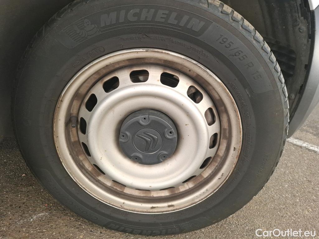  Citroen  Berlingo CITROEN  Van / 2018 / 4P / Fourgonnette Taille M 650kg BlueHDi 100 S&S BVM #13