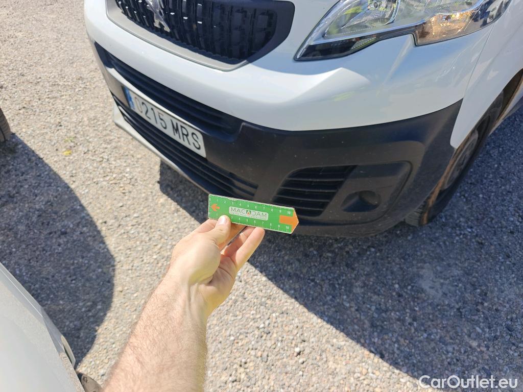  Peugeot  Expert PEUGEOT  / 2016 / 4P / furgón Furgón BlueHDi 100 S&S 6v Long #25