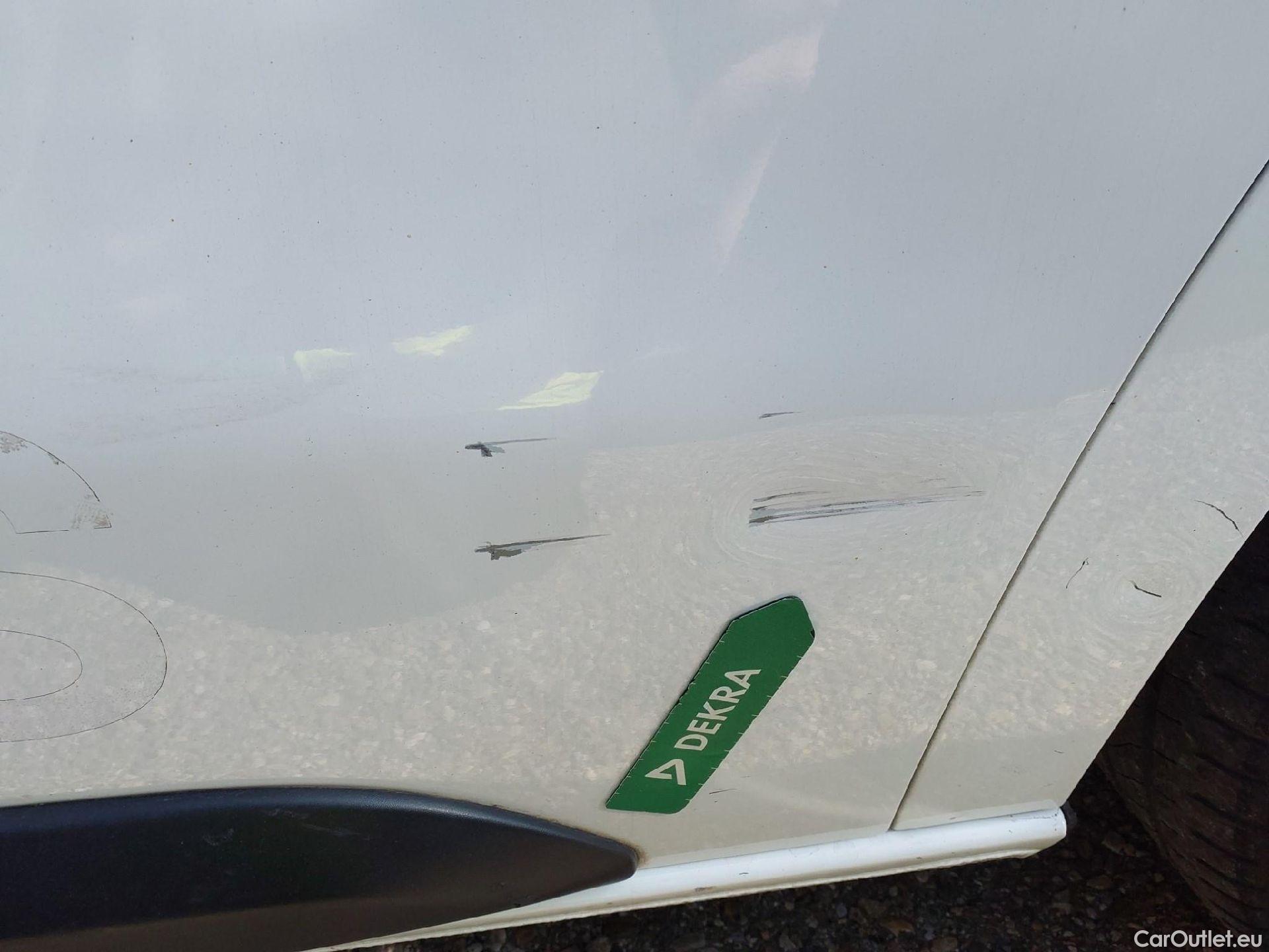  Peugeot  Expert PEUGEOT  / 2016 / 4P / furgón Furgón Pro 2.0 BlueHDi 120 S&S Standard #25