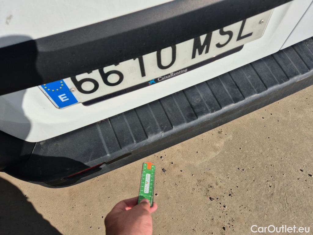  Renault  Trafic RENAULT  / 2021 / 4P / furgón Furgón L1H1 Blue dCi 96 Kw (130 CV) (AC) #14