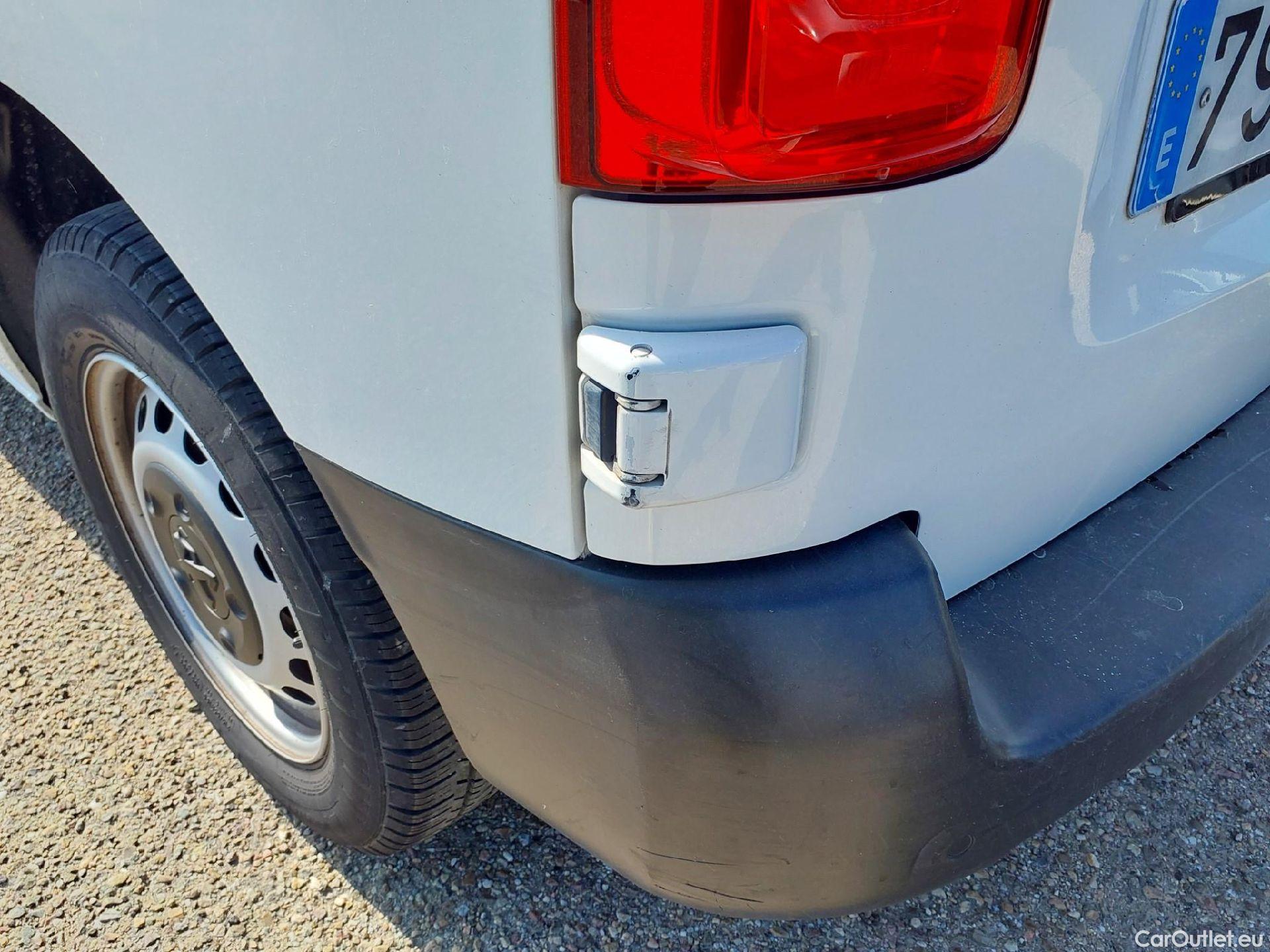  Peugeot  Expert PEUGEOT  / 2016 / 4P / furgón Furgón Pro 2.0 BlueHDi 120 S&S Standard #16