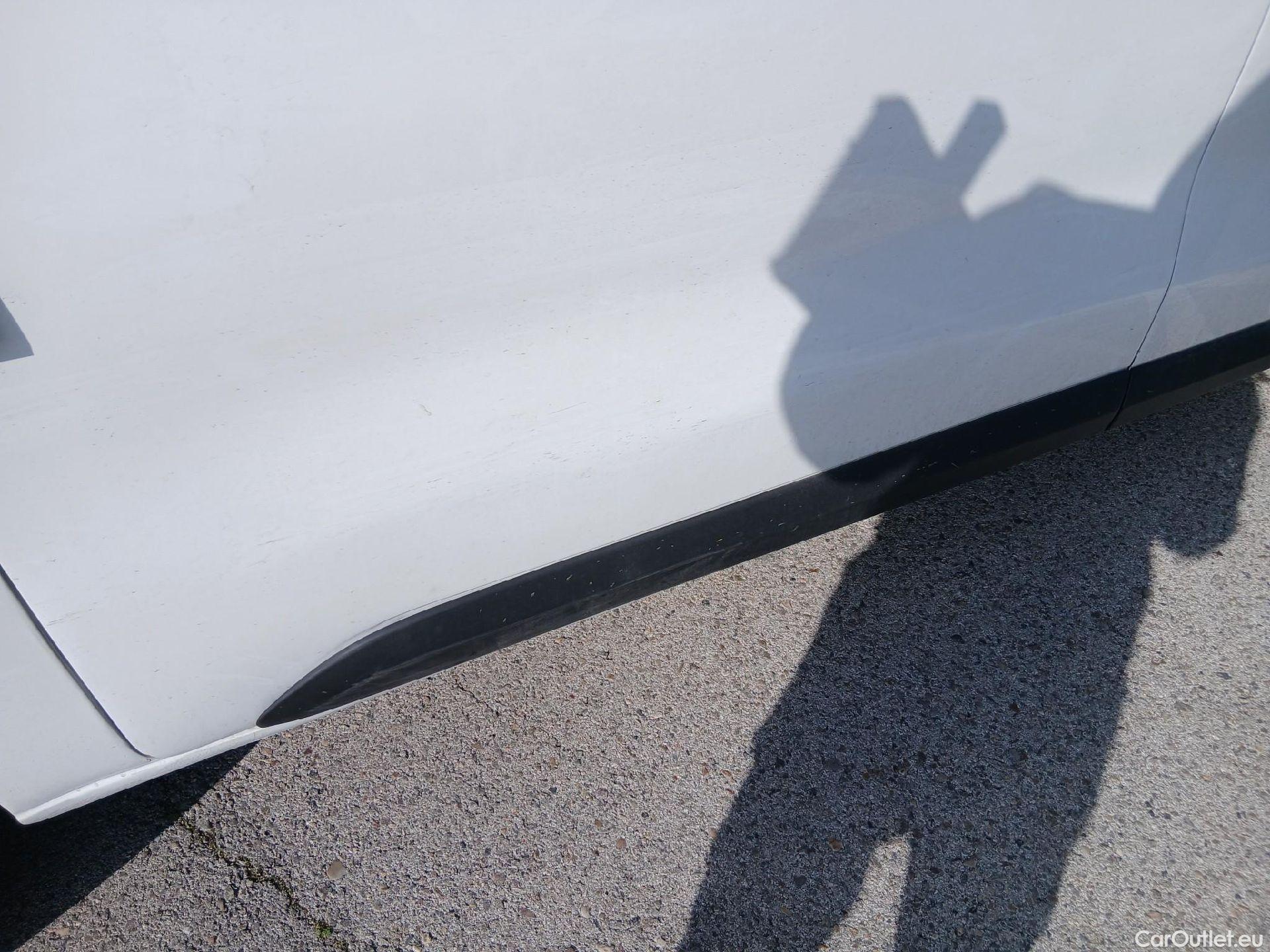  Opel  Vivaro OPEL  / 2019 / 4P / furgón 1.5 Diésel 74kW (100CV) M Std Express #35