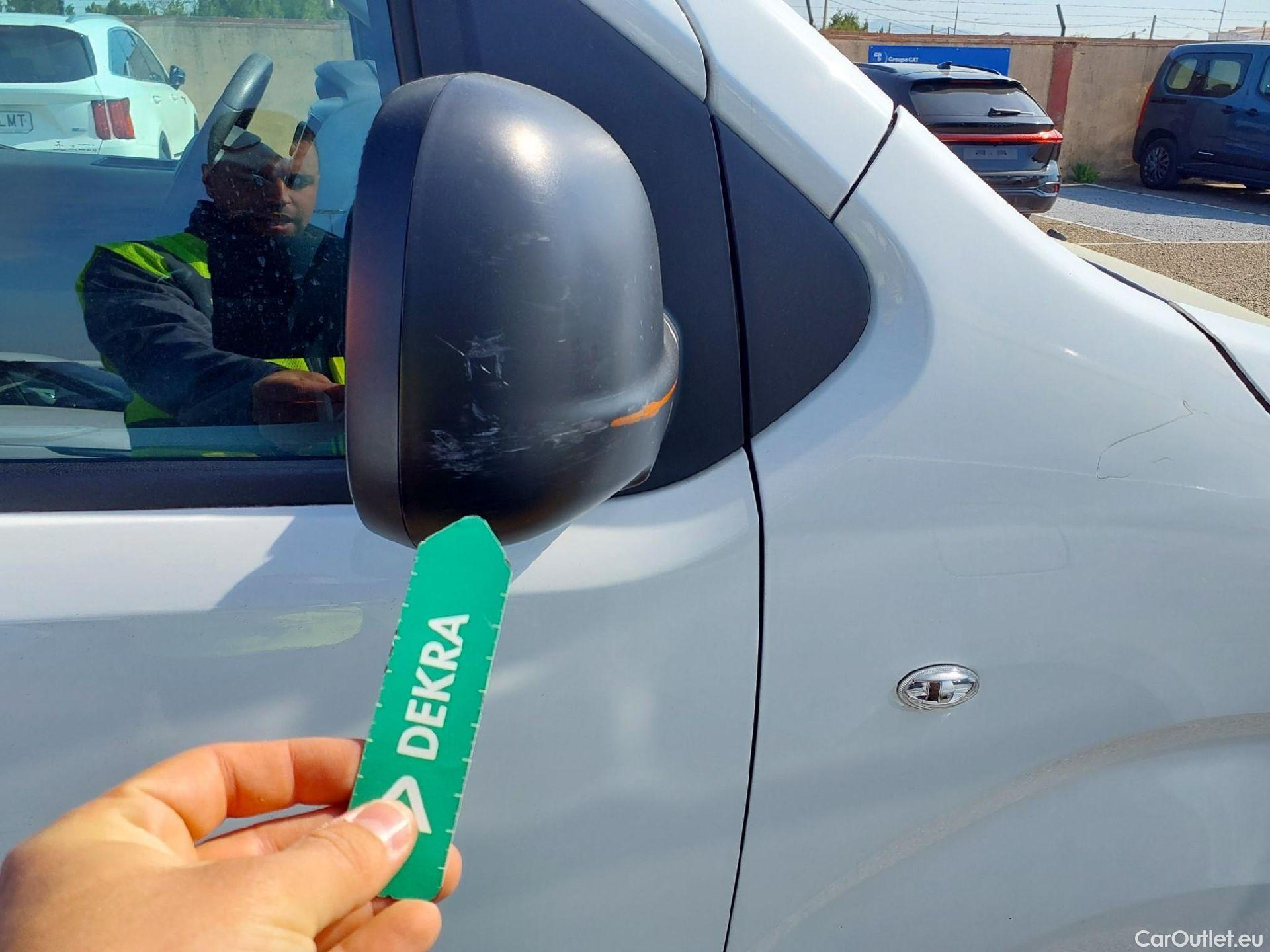  Peugeot  Expert PEUGEOT  / 2016 / 4P / furgón Furgón Pro 2.0 BlueHDi 120 S&S Standard #22