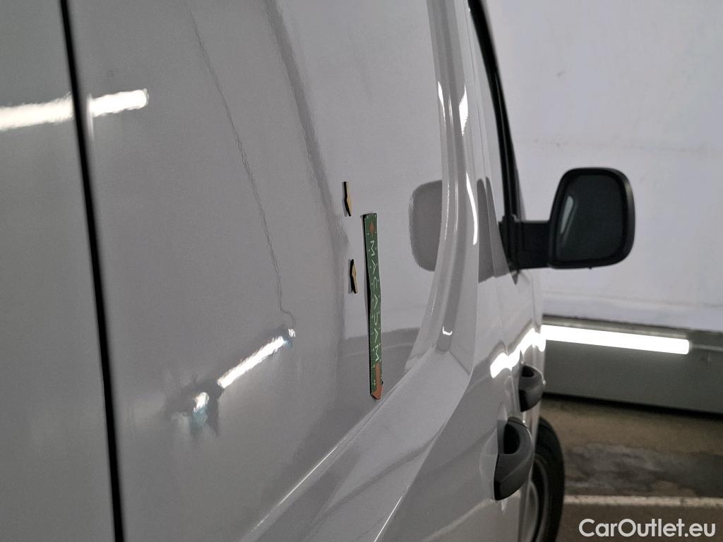  Citroen  Berlingo CITROEN  Van / 2018 / 4P / Fourgonnette Taille M 650kg BlueHDi 100 S&S BVM #36