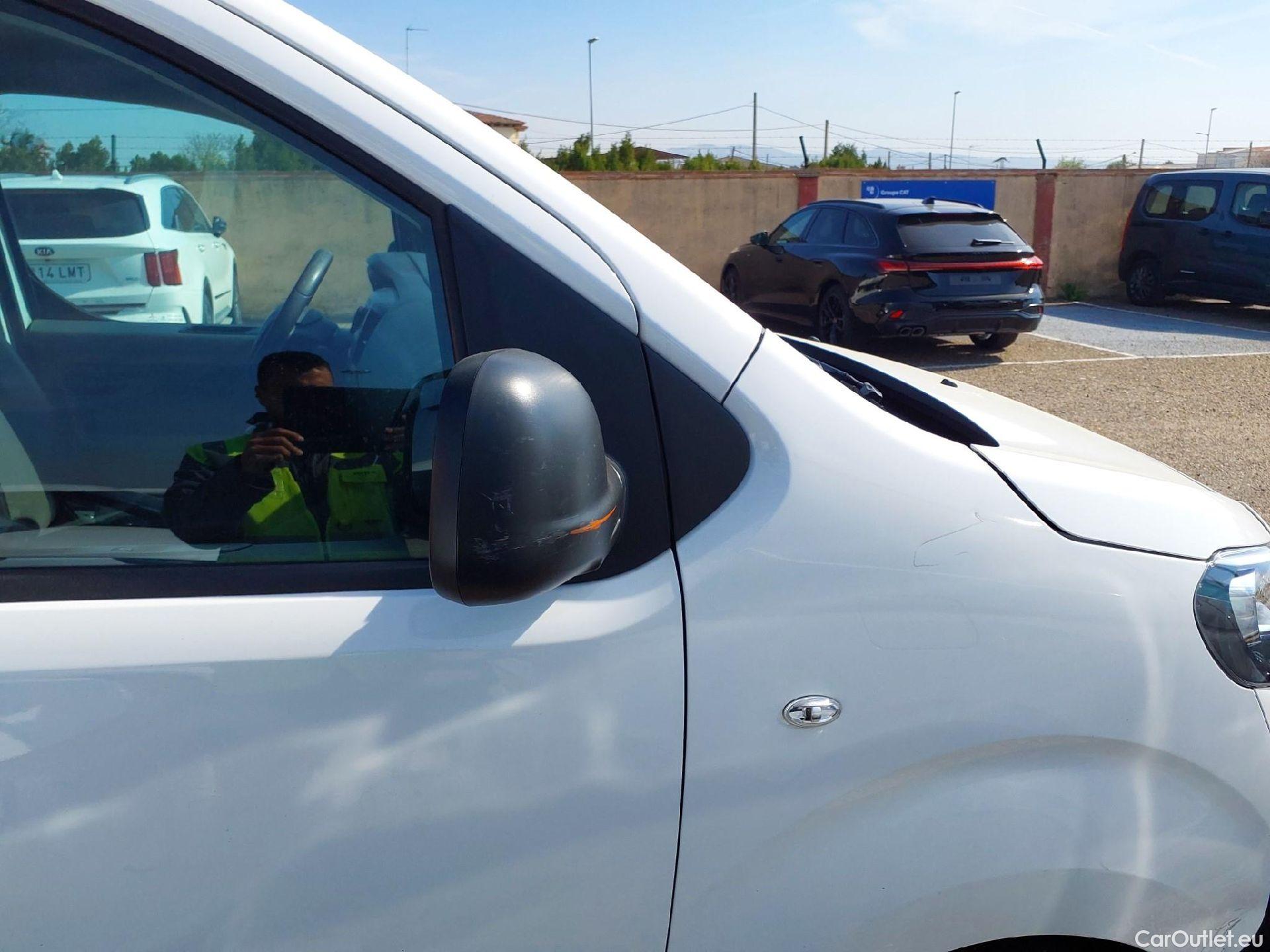  Peugeot  Expert PEUGEOT  / 2016 / 4P / furgón Furgón Pro 2.0 BlueHDi 120 S&S Standard #23