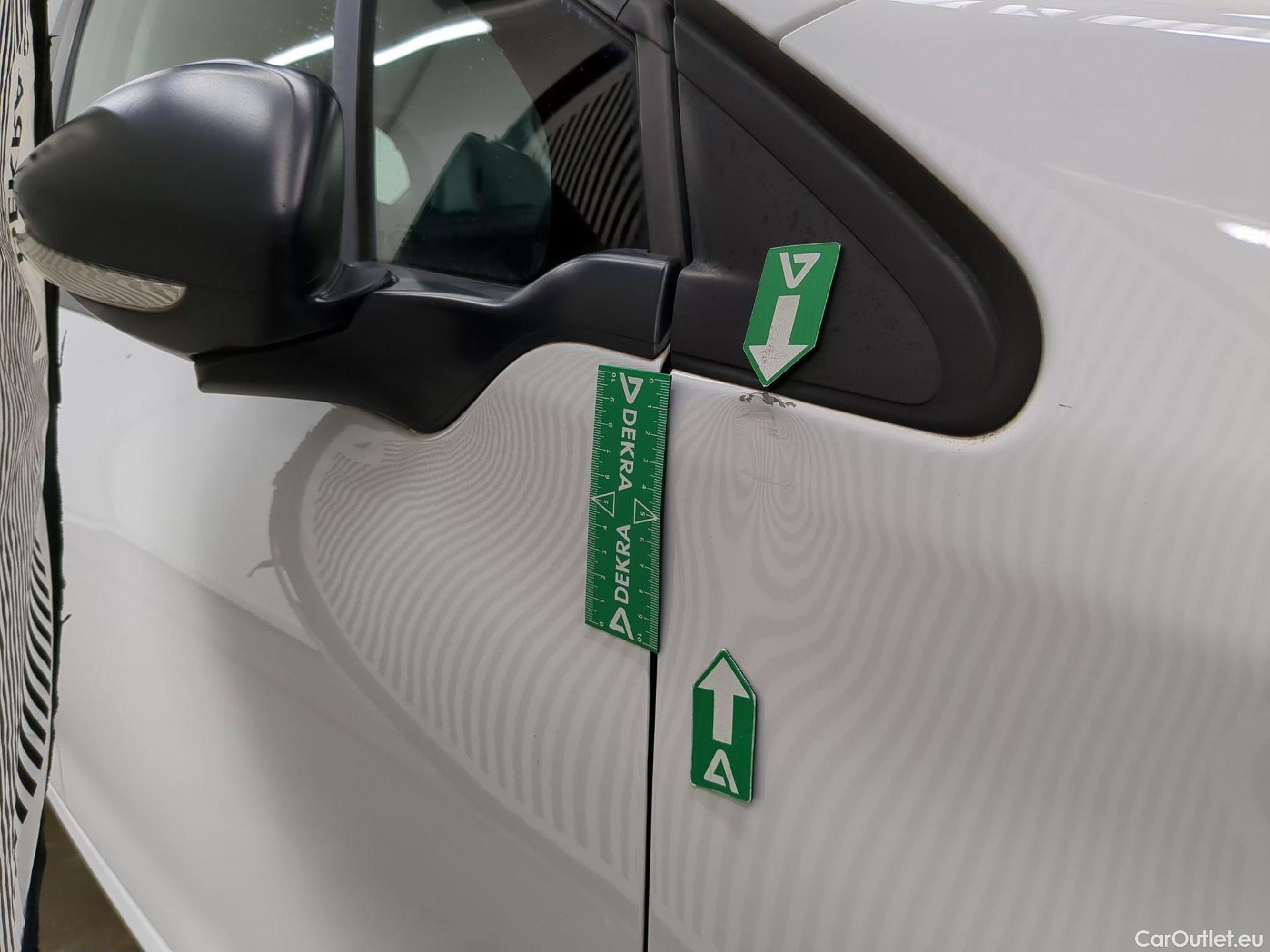  Peugeot  208  Affaire Premium 1.6 HDi 75CV BVM5 E6  #24