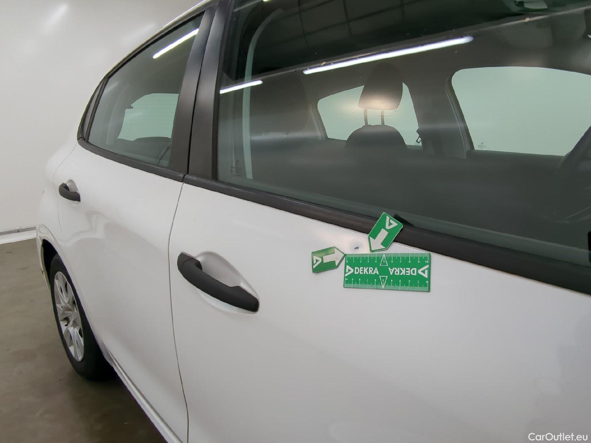  Peugeot  208  Affaire Premium 1.6 HDi 75CV BVM5 E6  #21