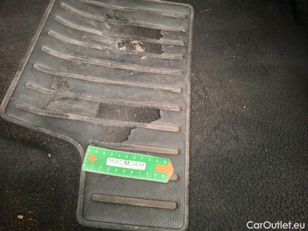  Peugeot  208  Premium 1.2 PureTech 75CV BVM5 E6d #4