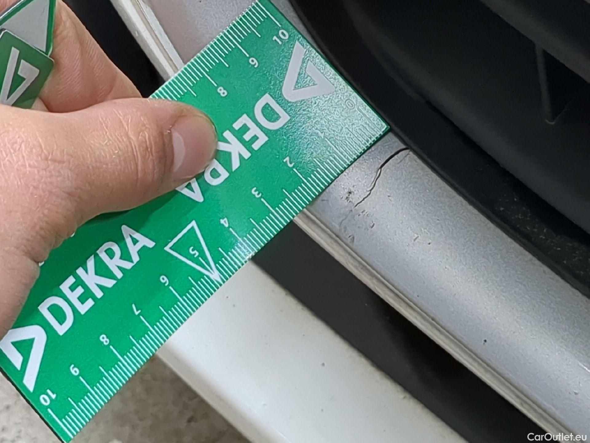  Peugeot  208  Affaire Premium 1.6 HDi 75CV BVM5 E6  #34