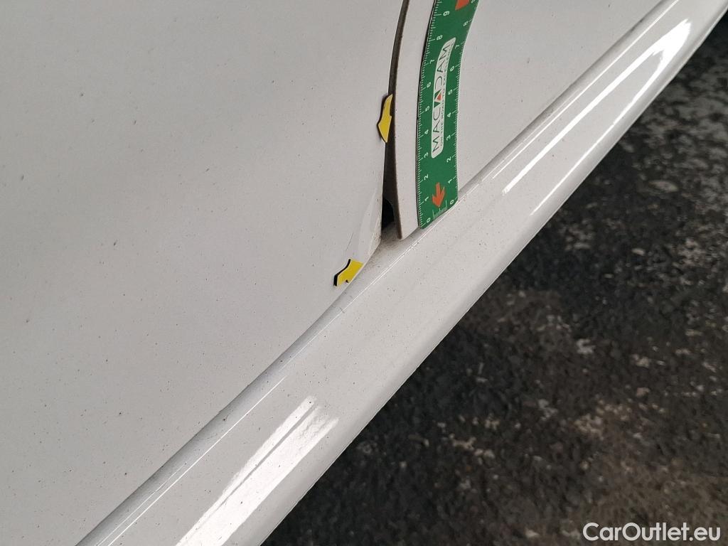  Peugeot  208  Premium 1.2 PureTech 75CV BVM5 E6d #12