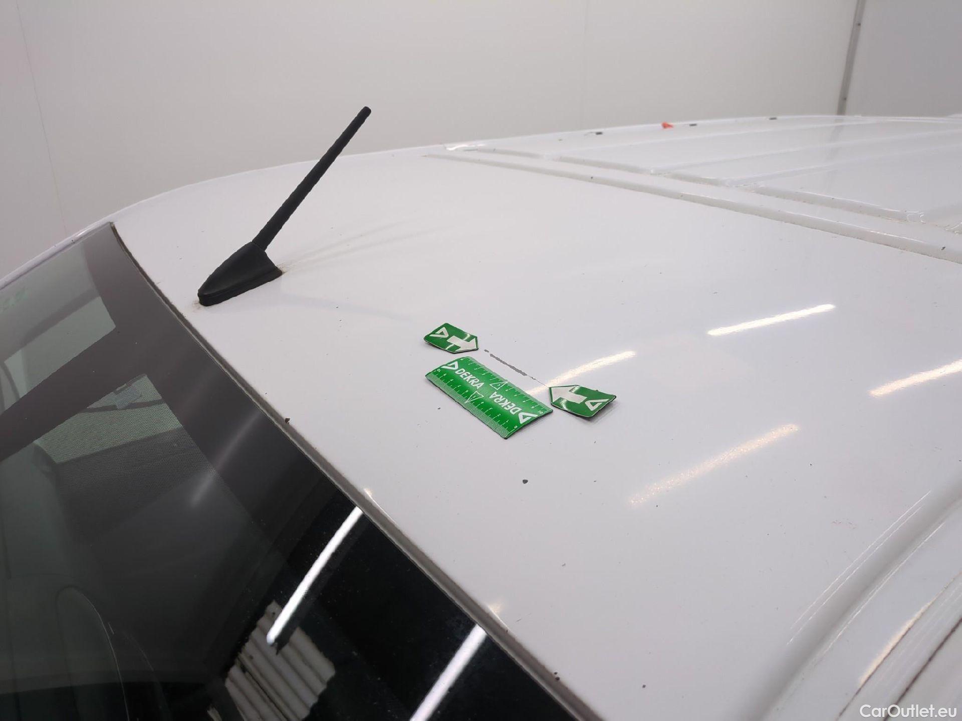  Peugeot  Expert  Fourgon Urban Compact 2.0 HDi 120CV BVA8 E6dT #74